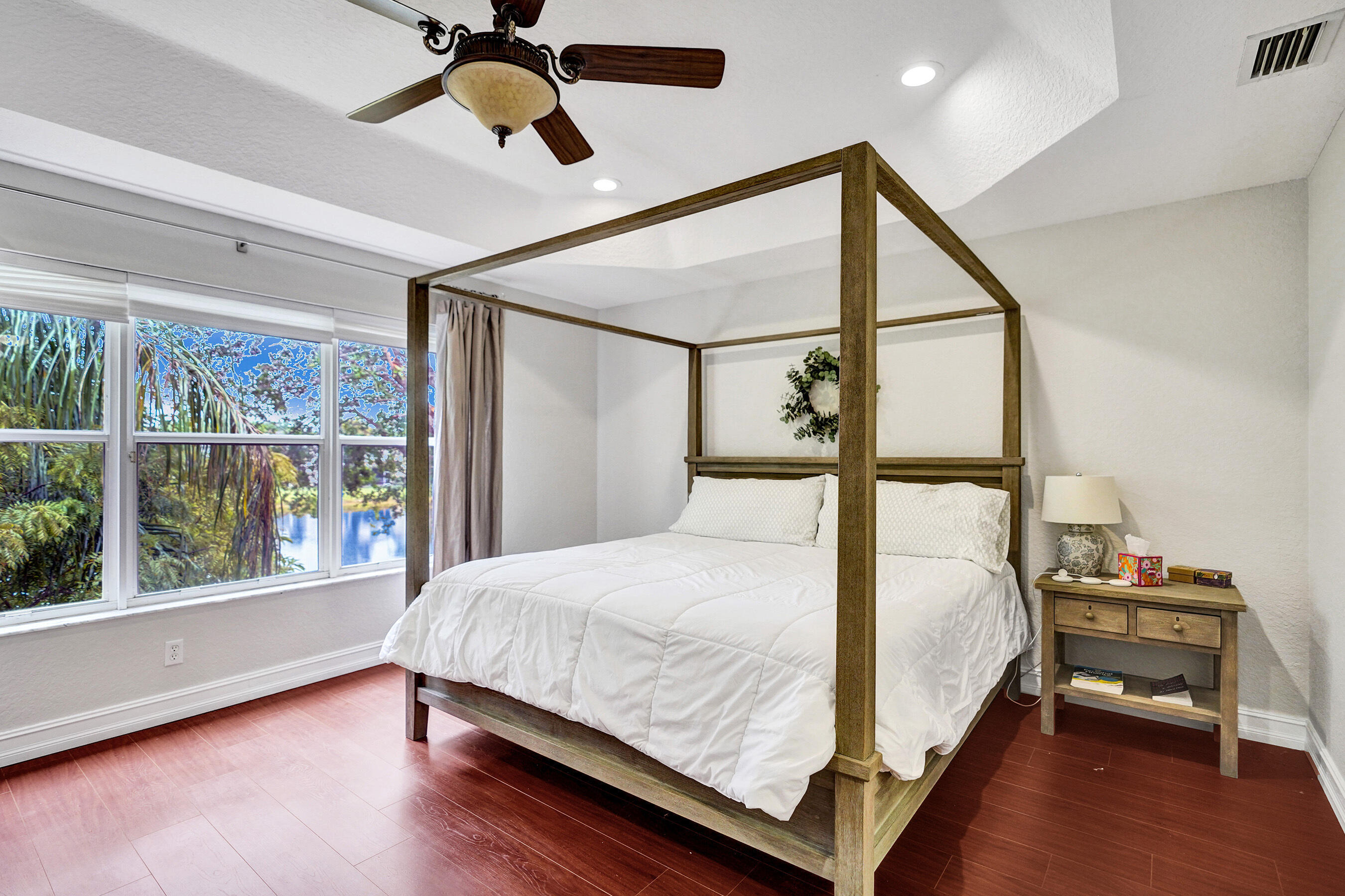 CANYON ISLES 1 - Residential Lease