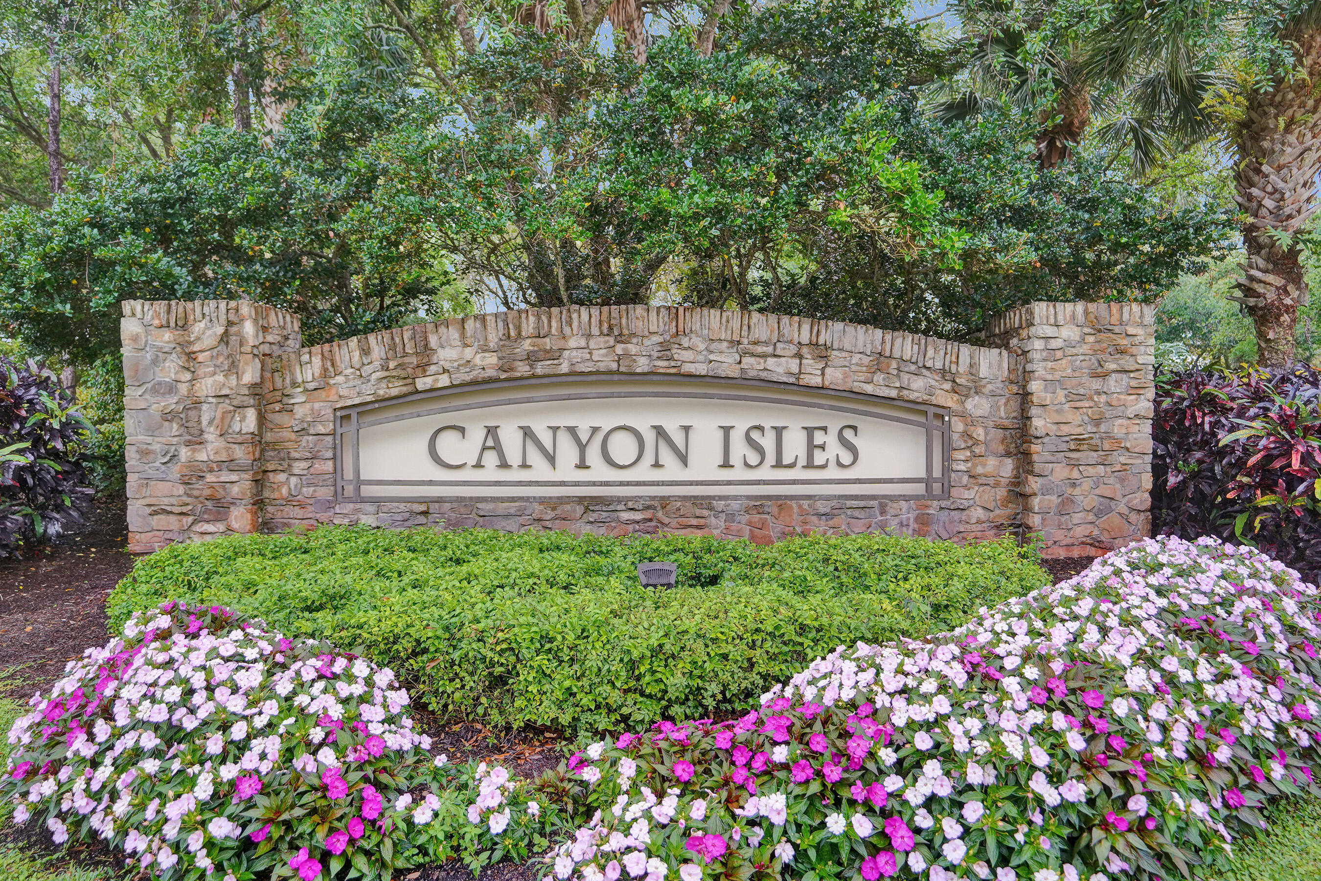 CANYON ISLES 1 - Residential Lease