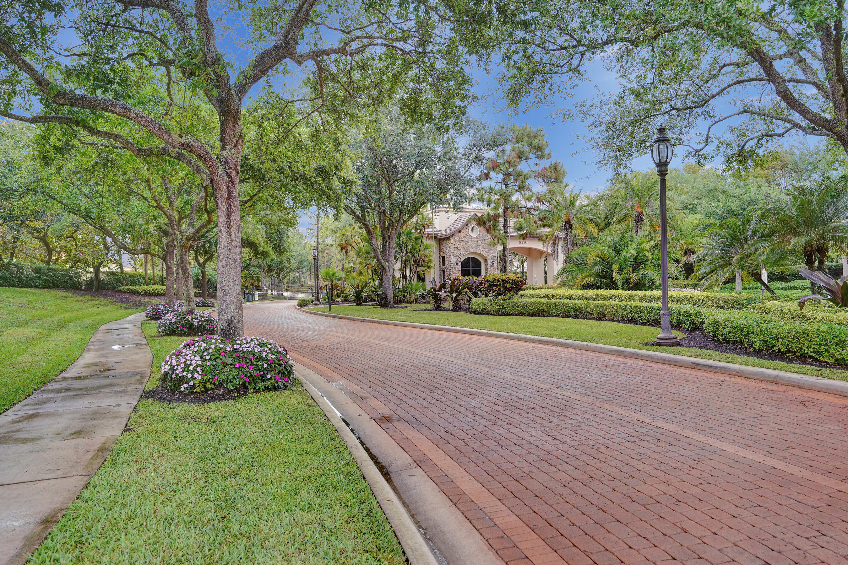 CANYON ISLES 1 - Residential Lease