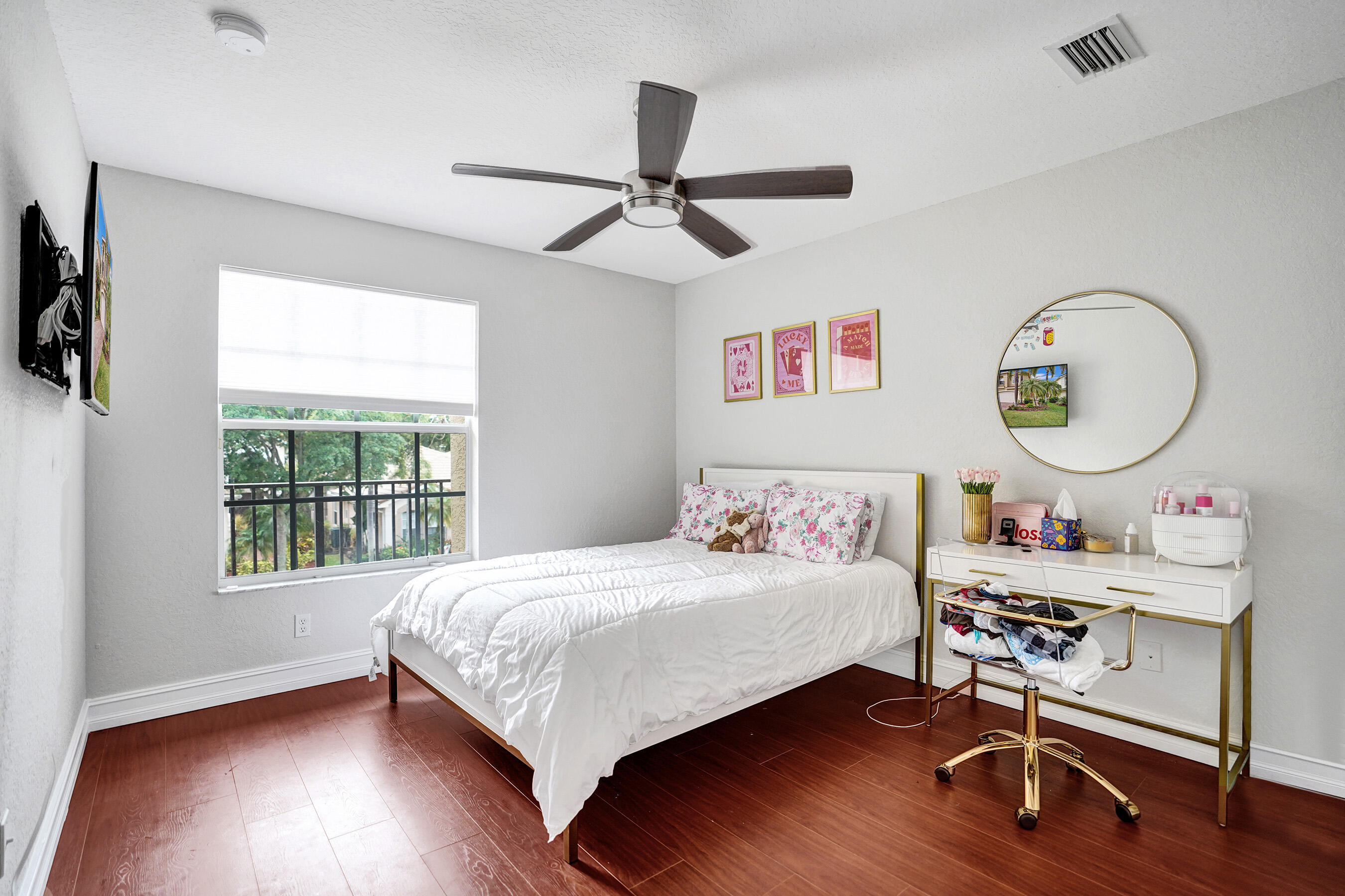 CANYON ISLES 1 - Residential Lease