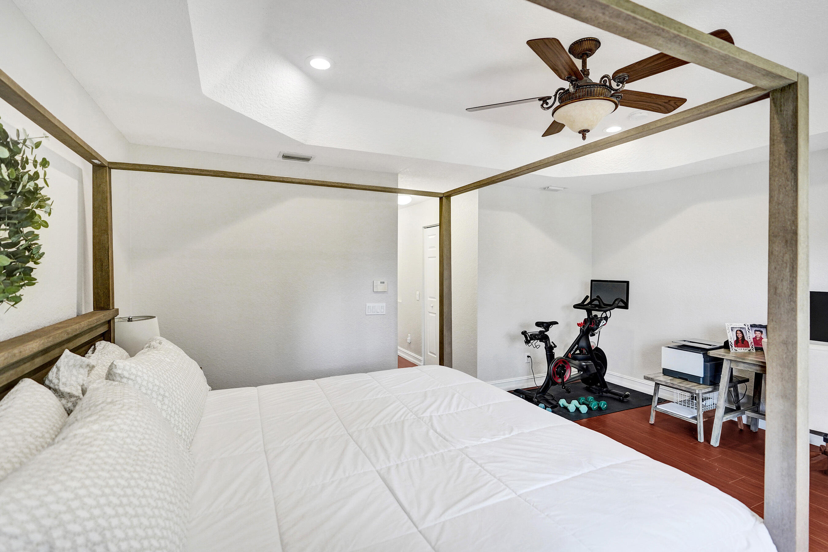 CANYON ISLES 1 - Residential Lease