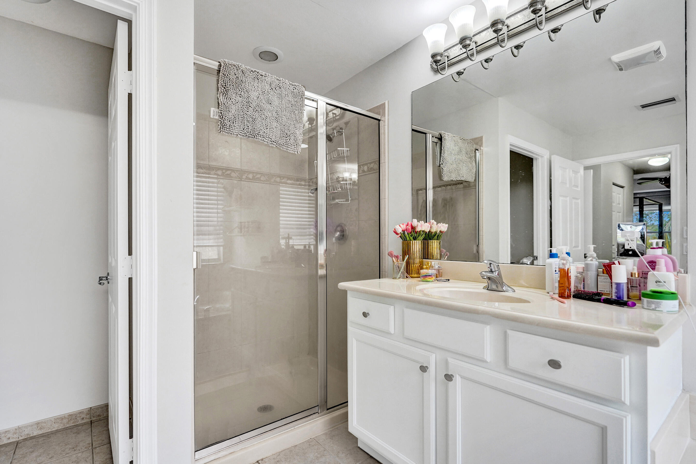 CANYON ISLES 1 - Residential Lease