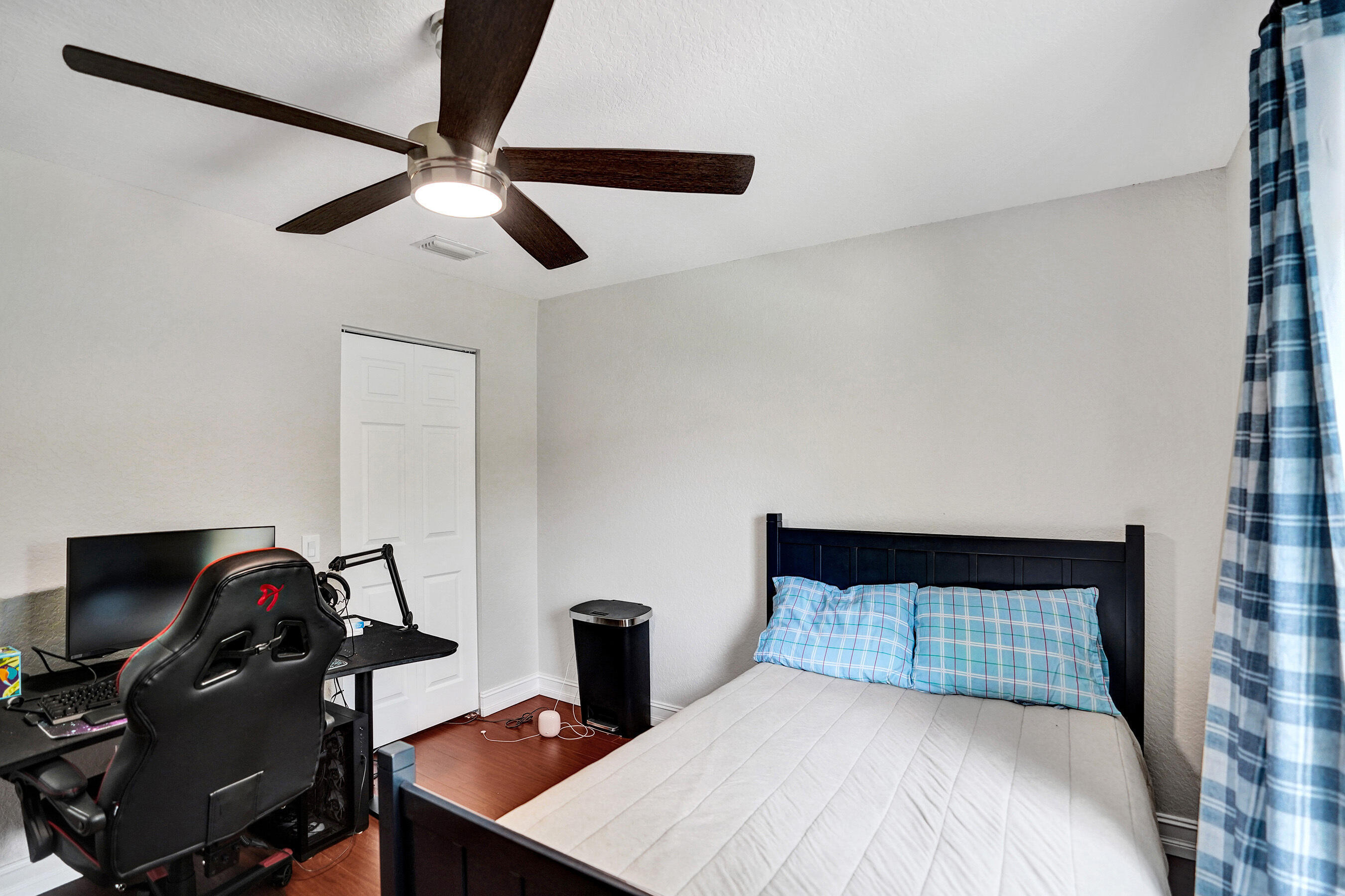 CANYON ISLES 1 - Residential Lease