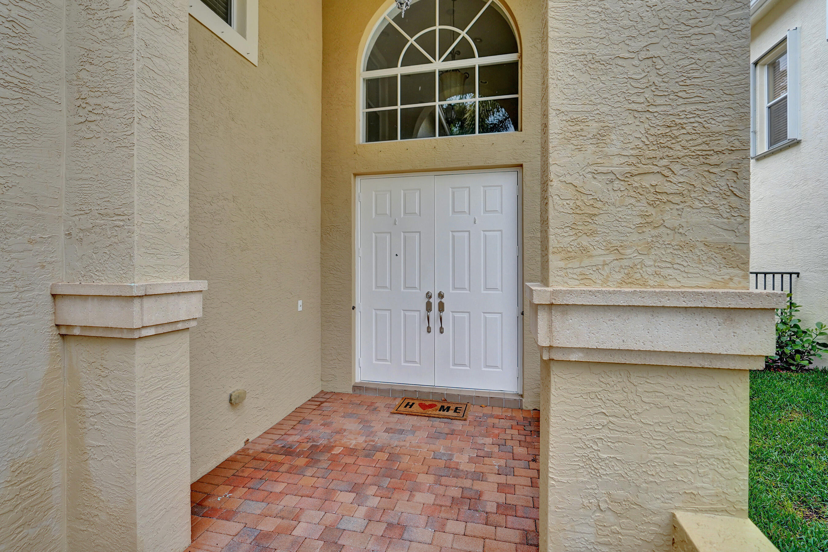CANYON ISLES 1 - Residential Lease