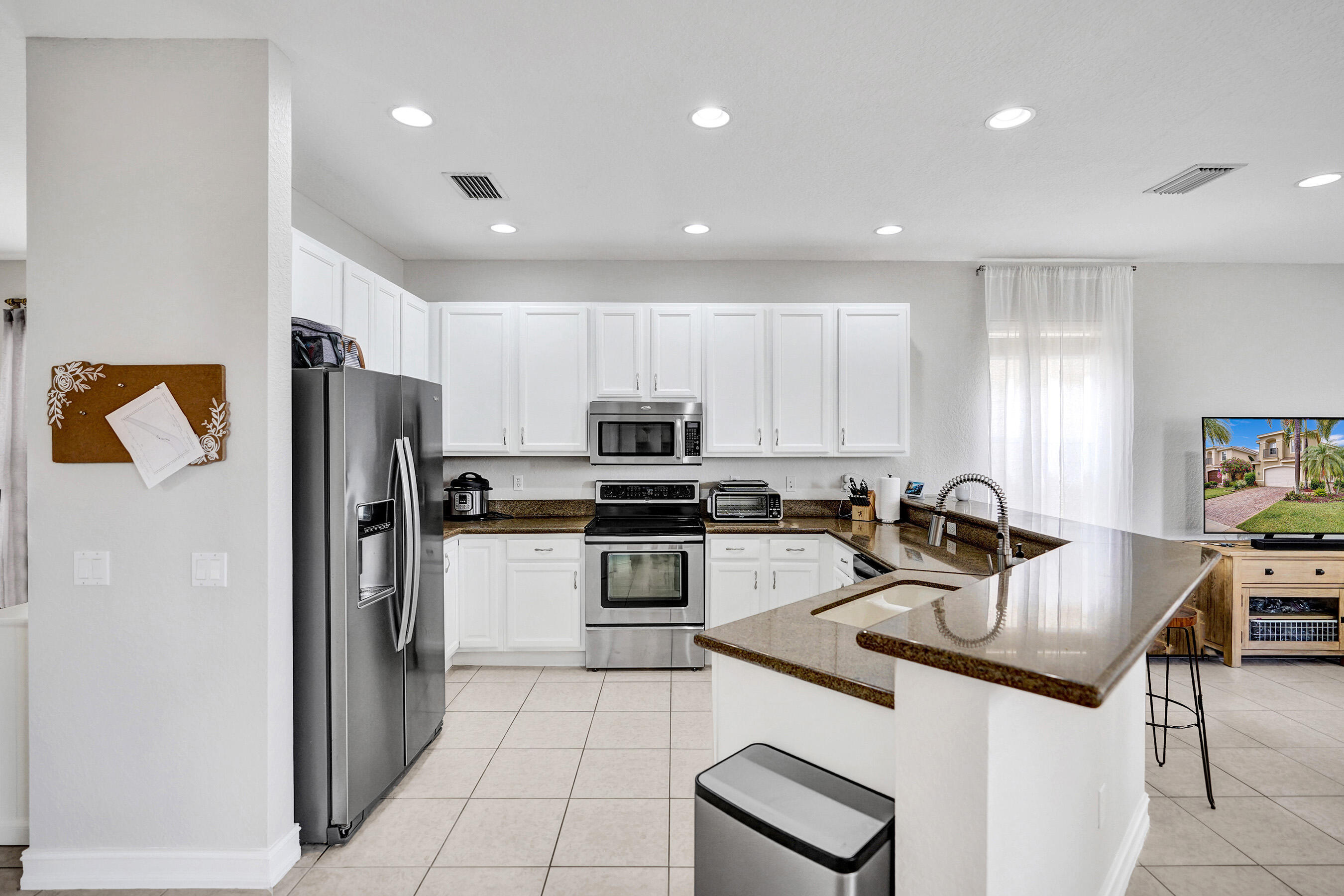 CANYON ISLES 1 - Residential Lease