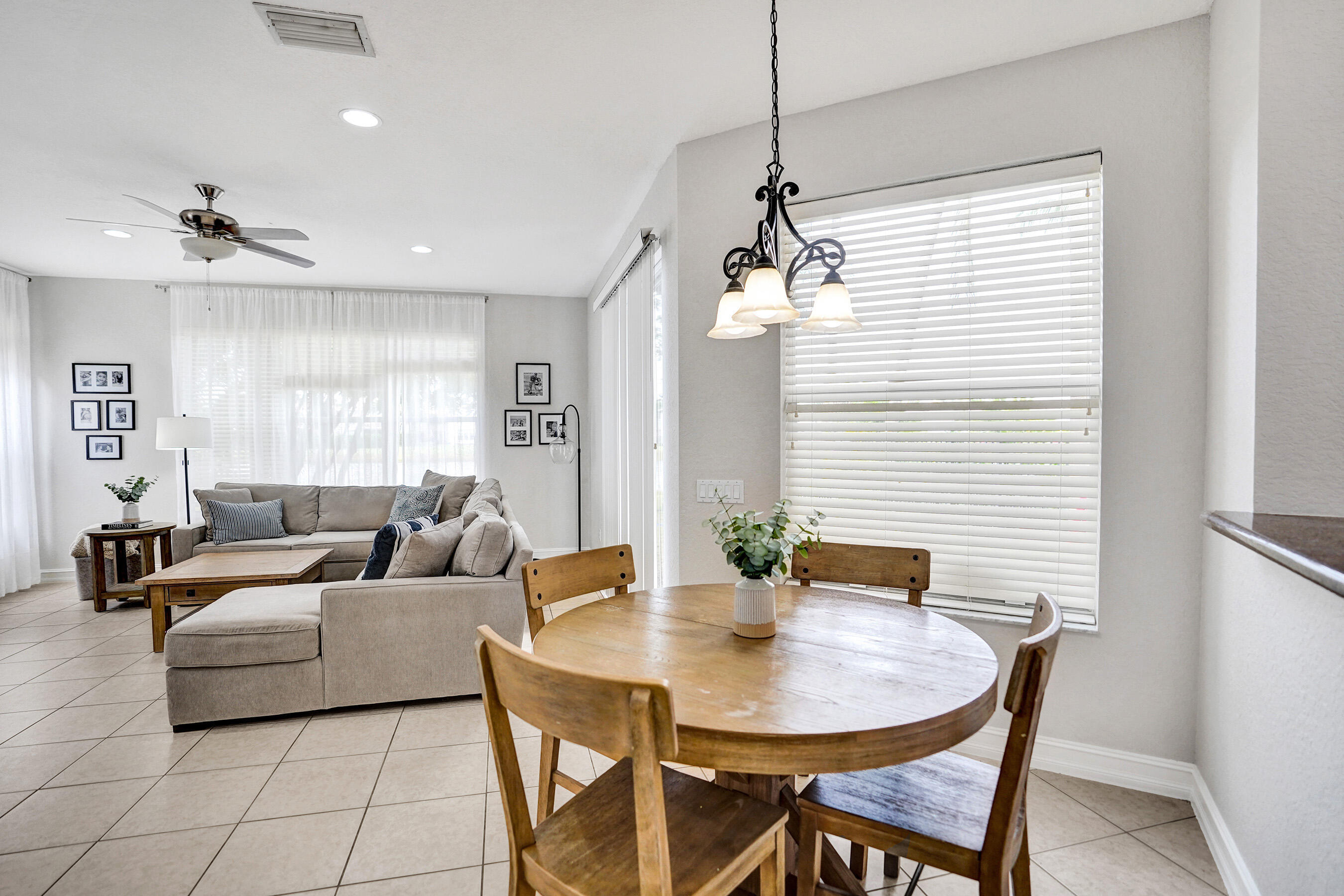 CANYON ISLES 1 - Residential Lease