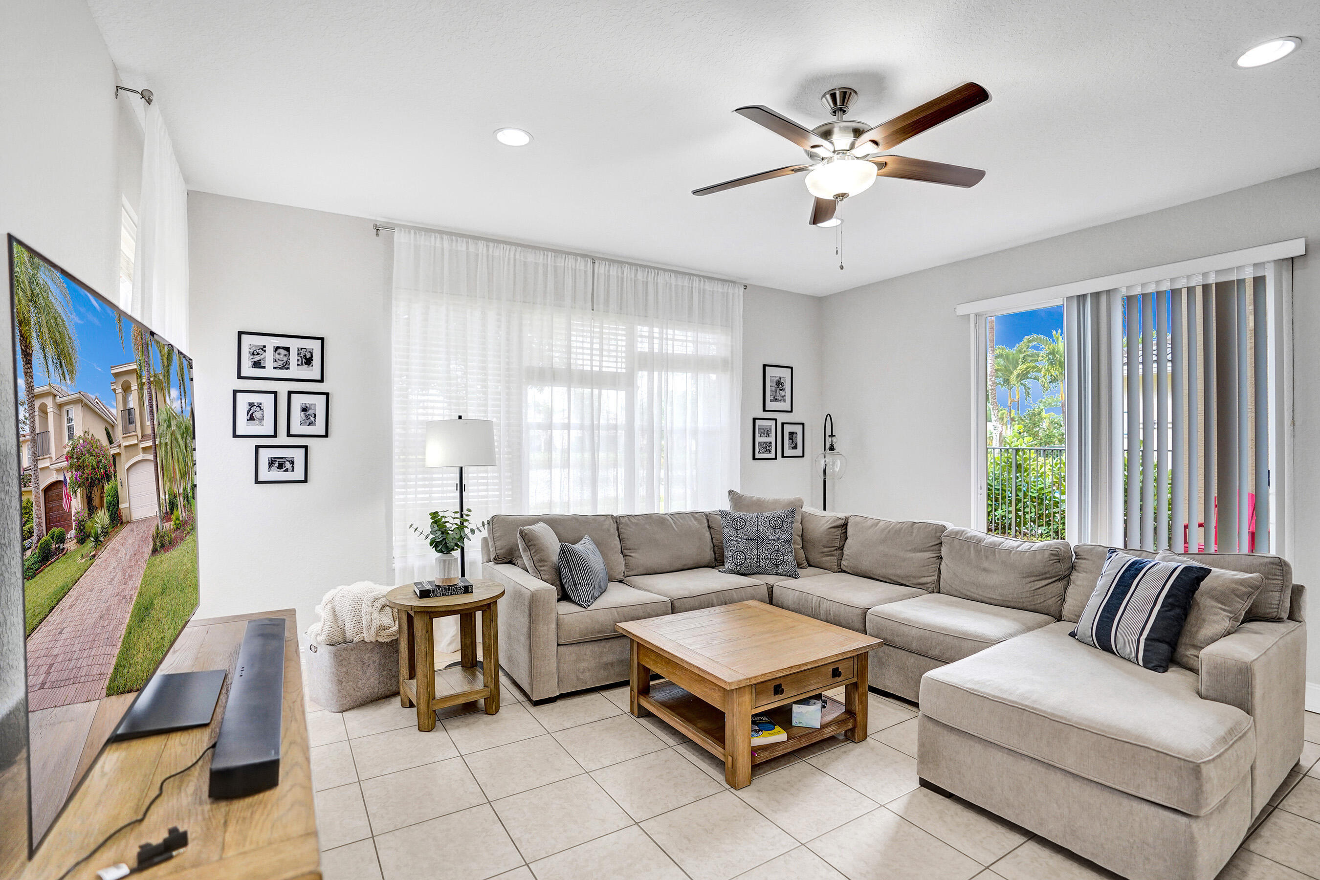 CANYON ISLES 1 - Residential Lease