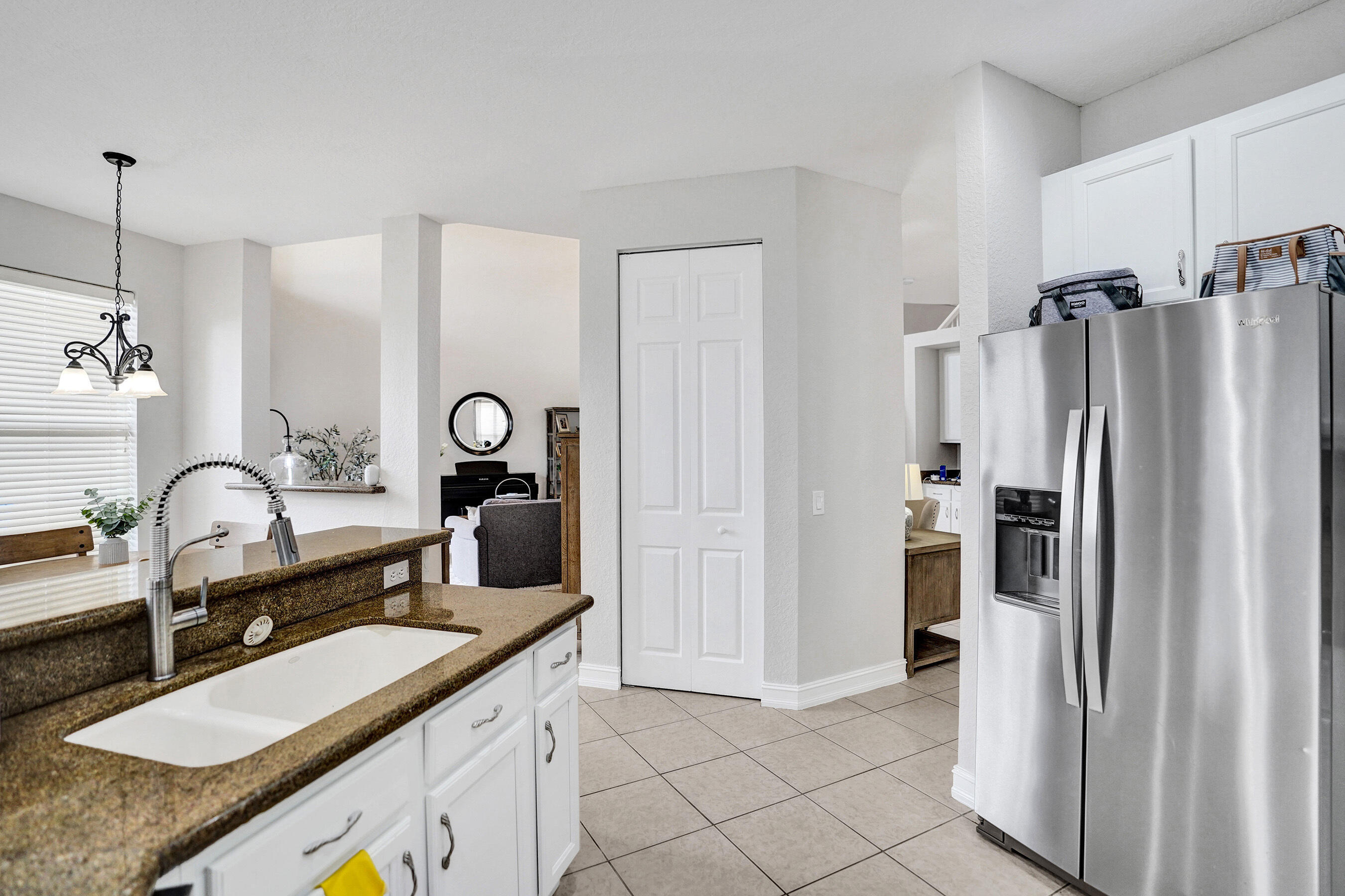 CANYON ISLES 1 - Residential Lease