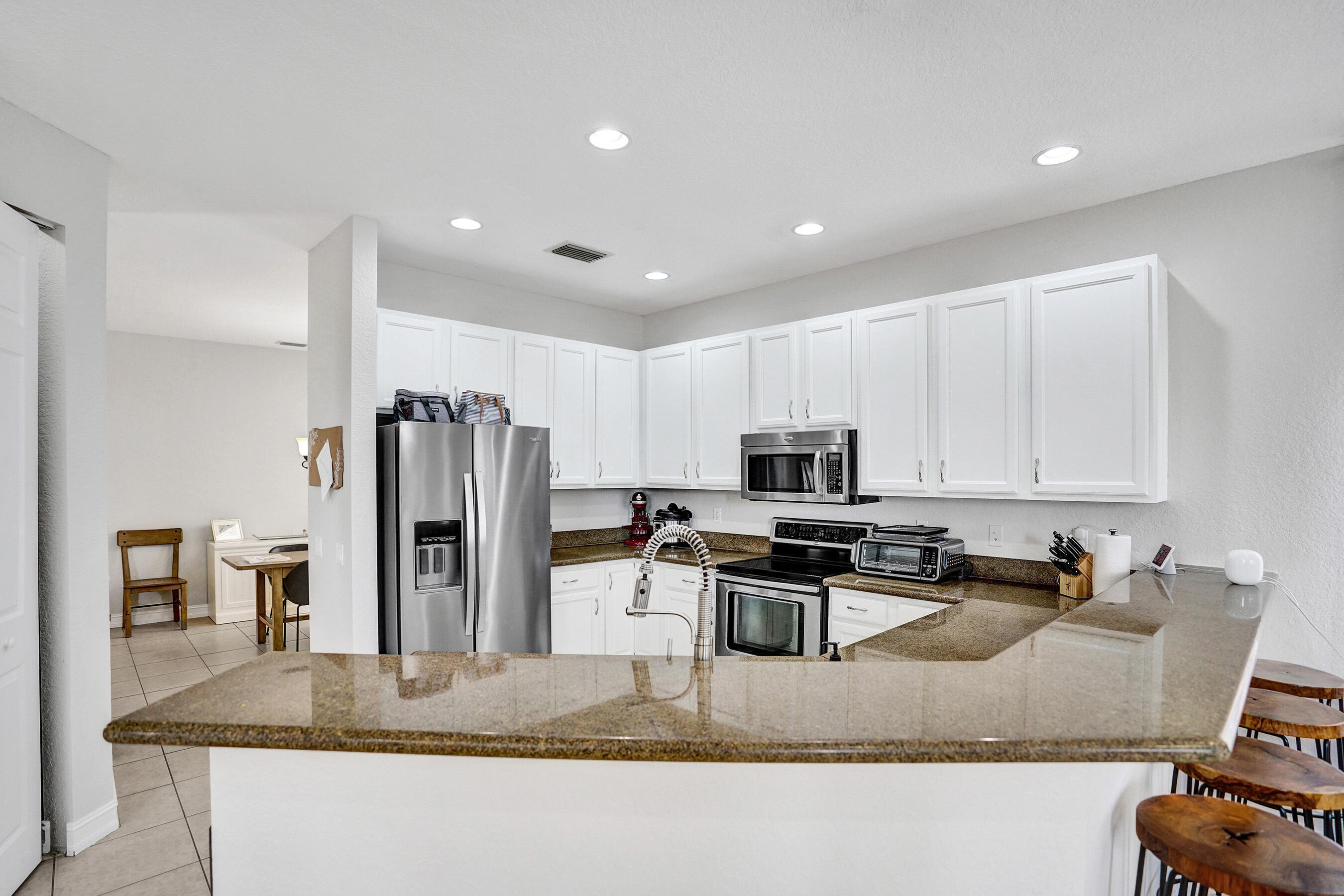 CANYON ISLES 1 - Residential Lease