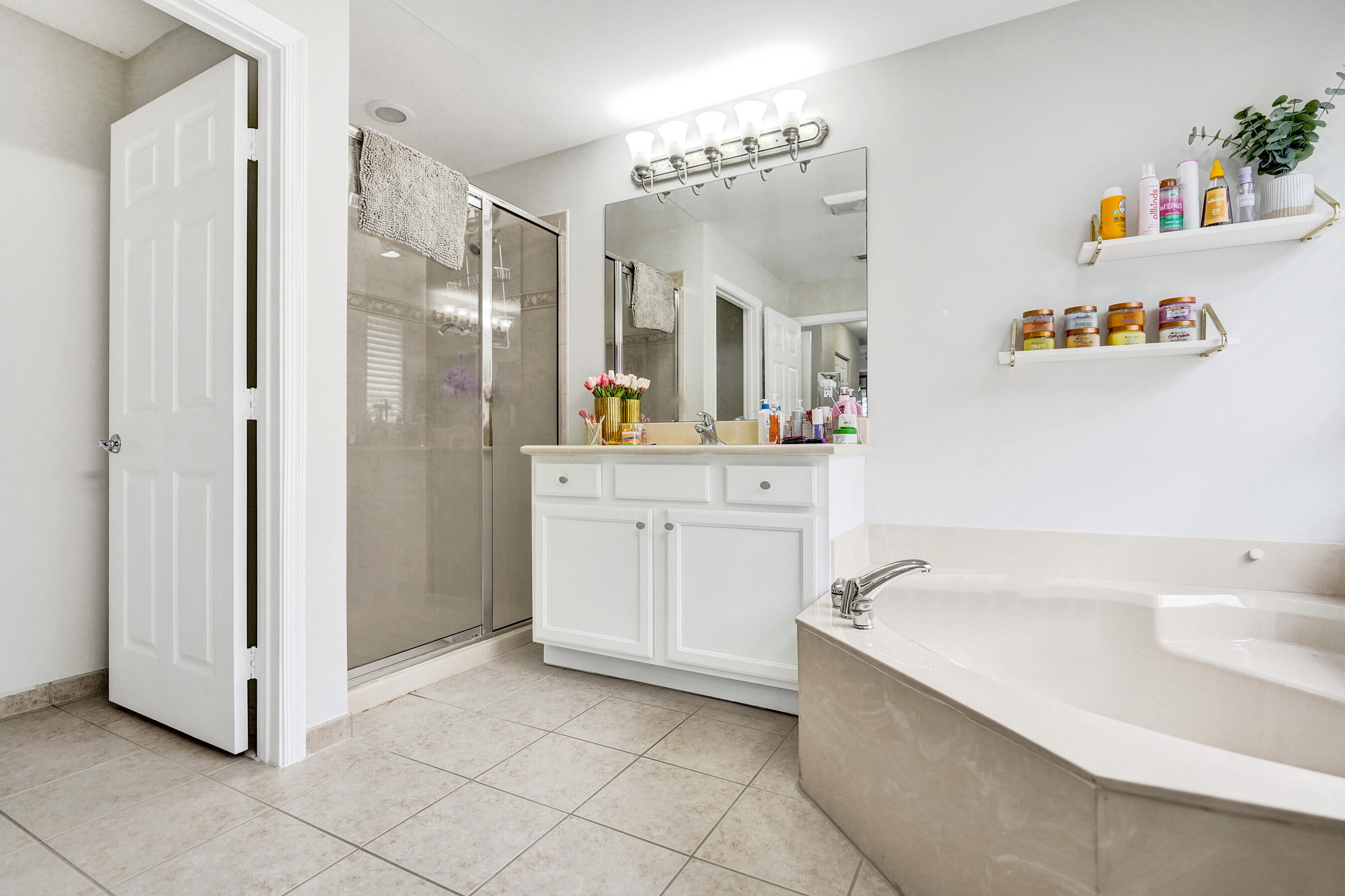 CANYON ISLES 1 - Residential Lease