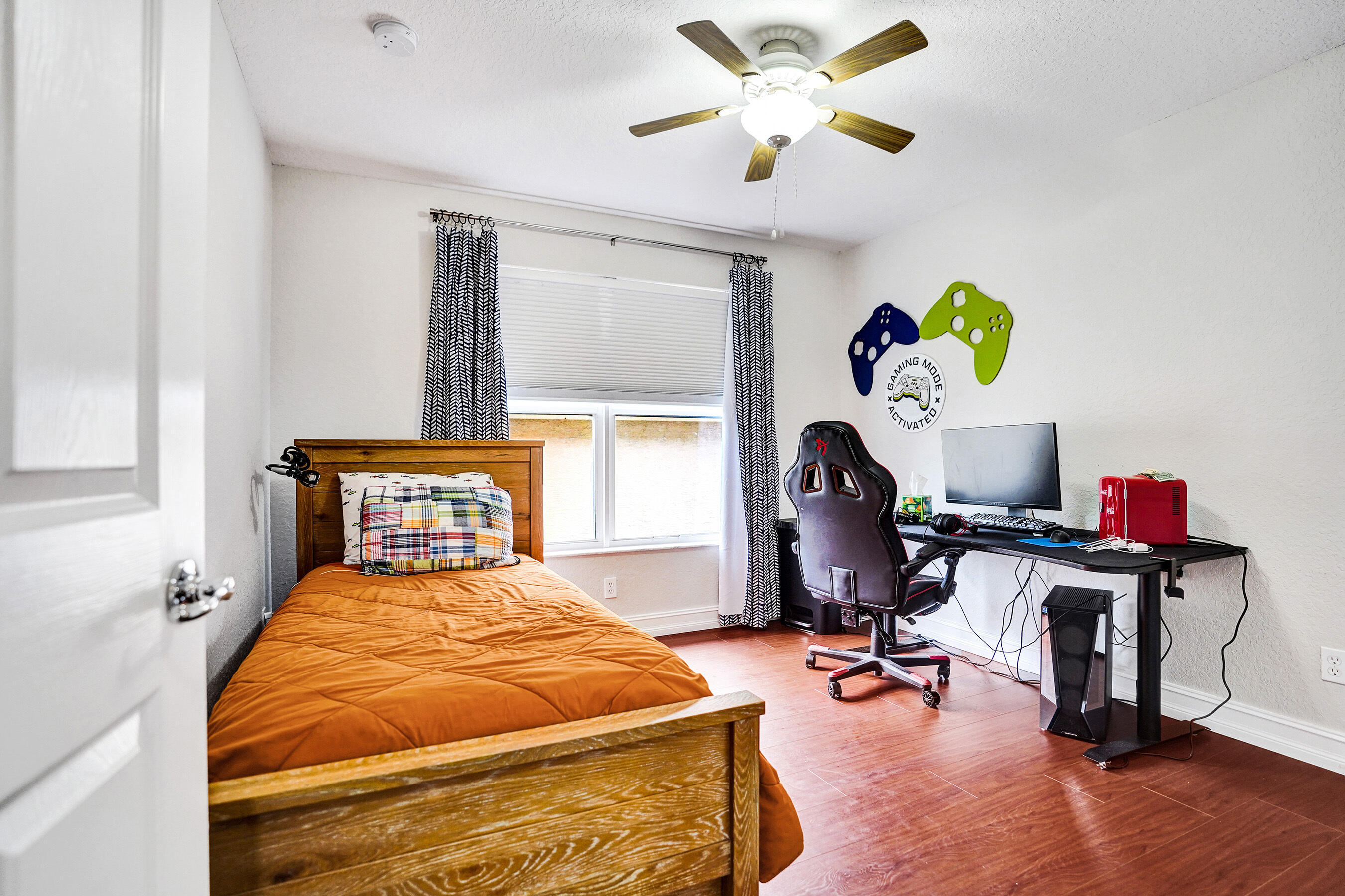 CANYON ISLES 1 - Residential Lease