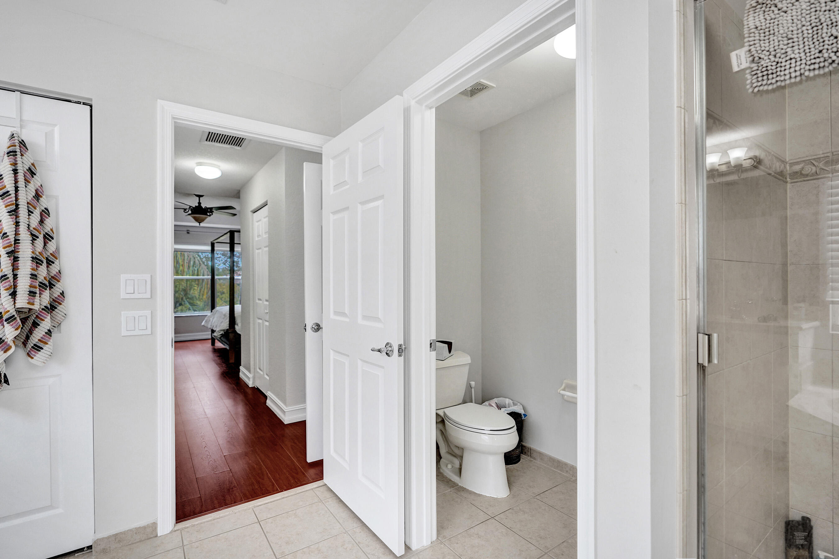 CANYON ISLES 1 - Residential Lease