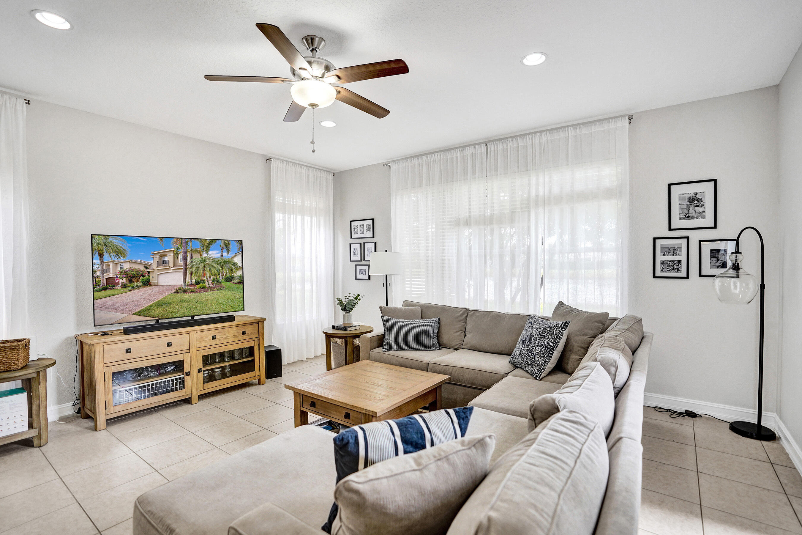 CANYON ISLES 1 - Residential Lease