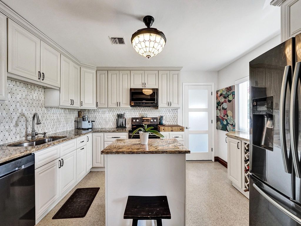 Photo of 1800 SW 34th Avenue, Fort Lauderdale, FL 33312 (MLS # F10404957)
