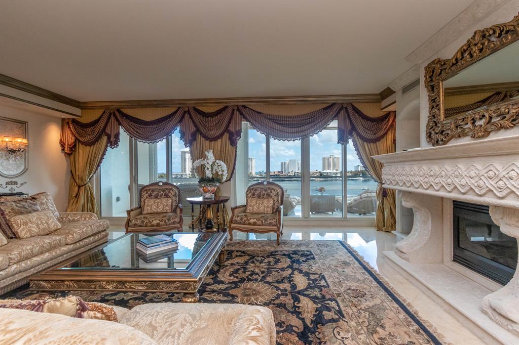 MIZNER GRAND CONDO - Residential