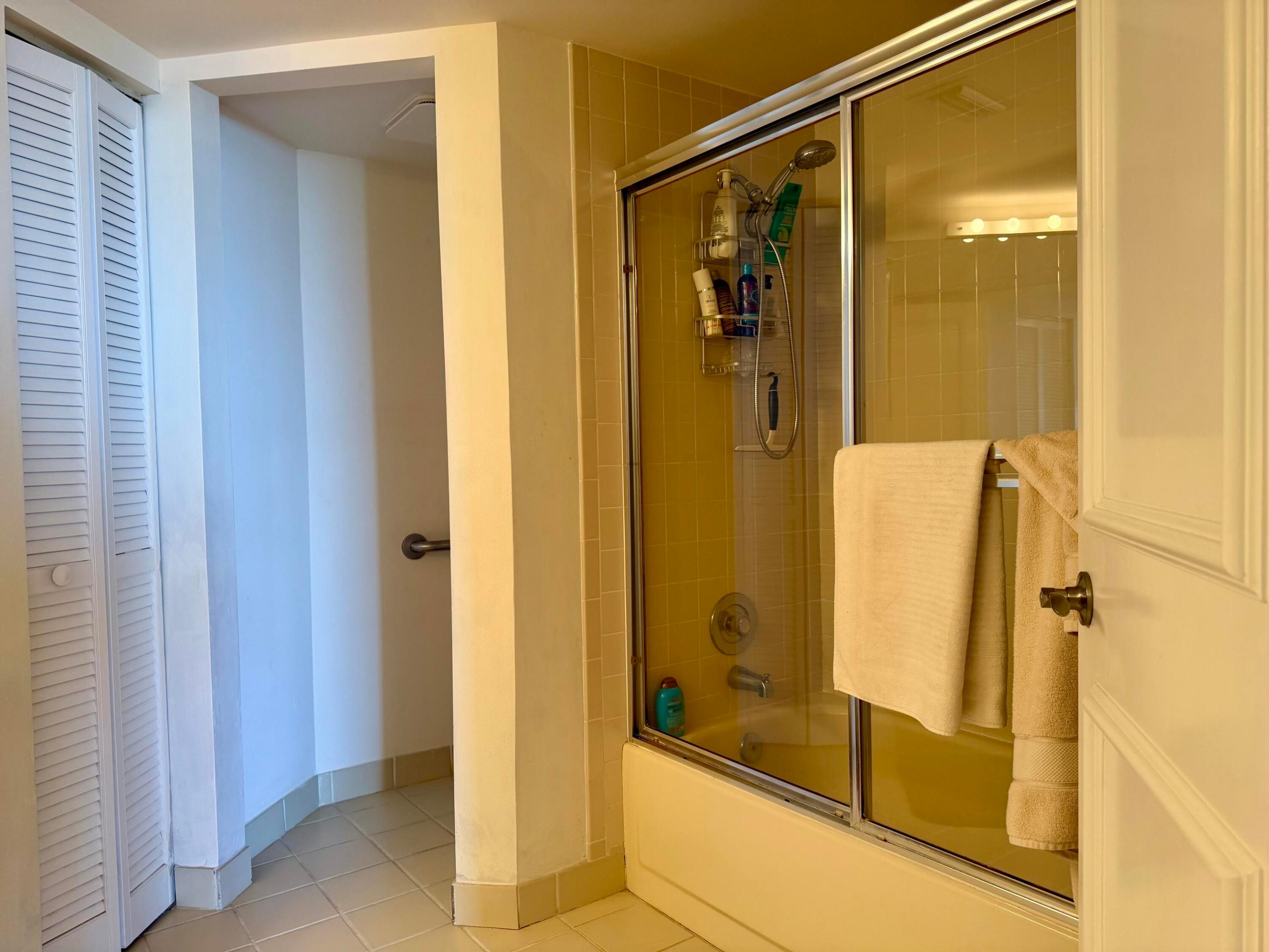 TIARA TOWERS CONDOMINIUM - Residential