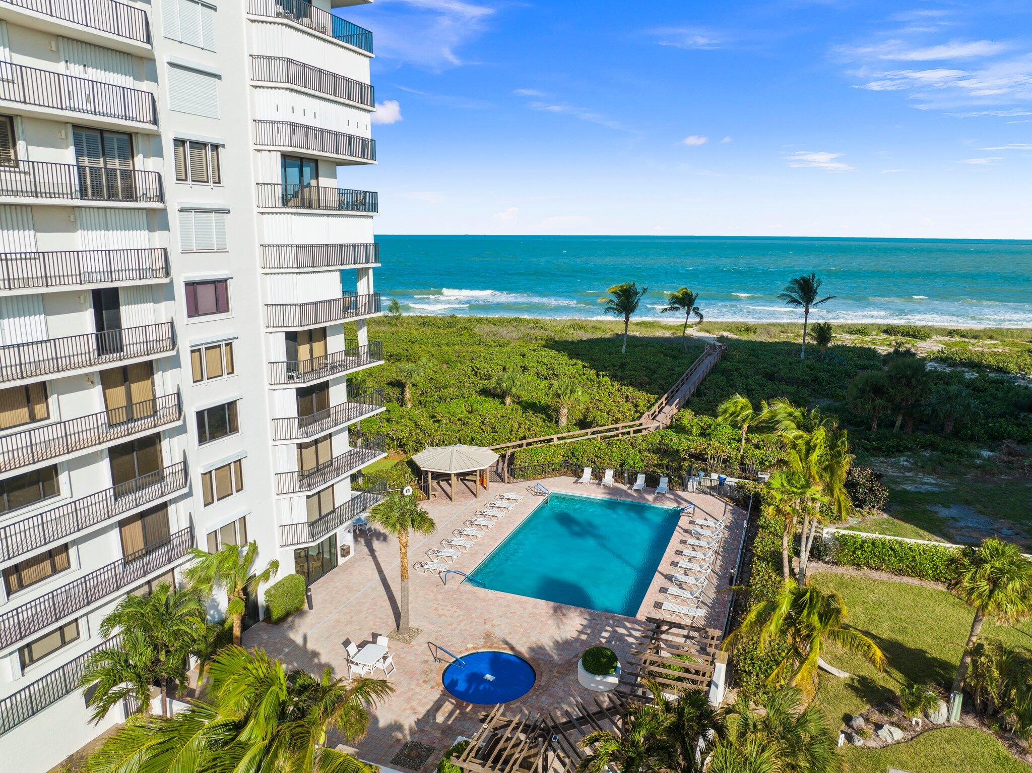 3120 N Highway A1a 402