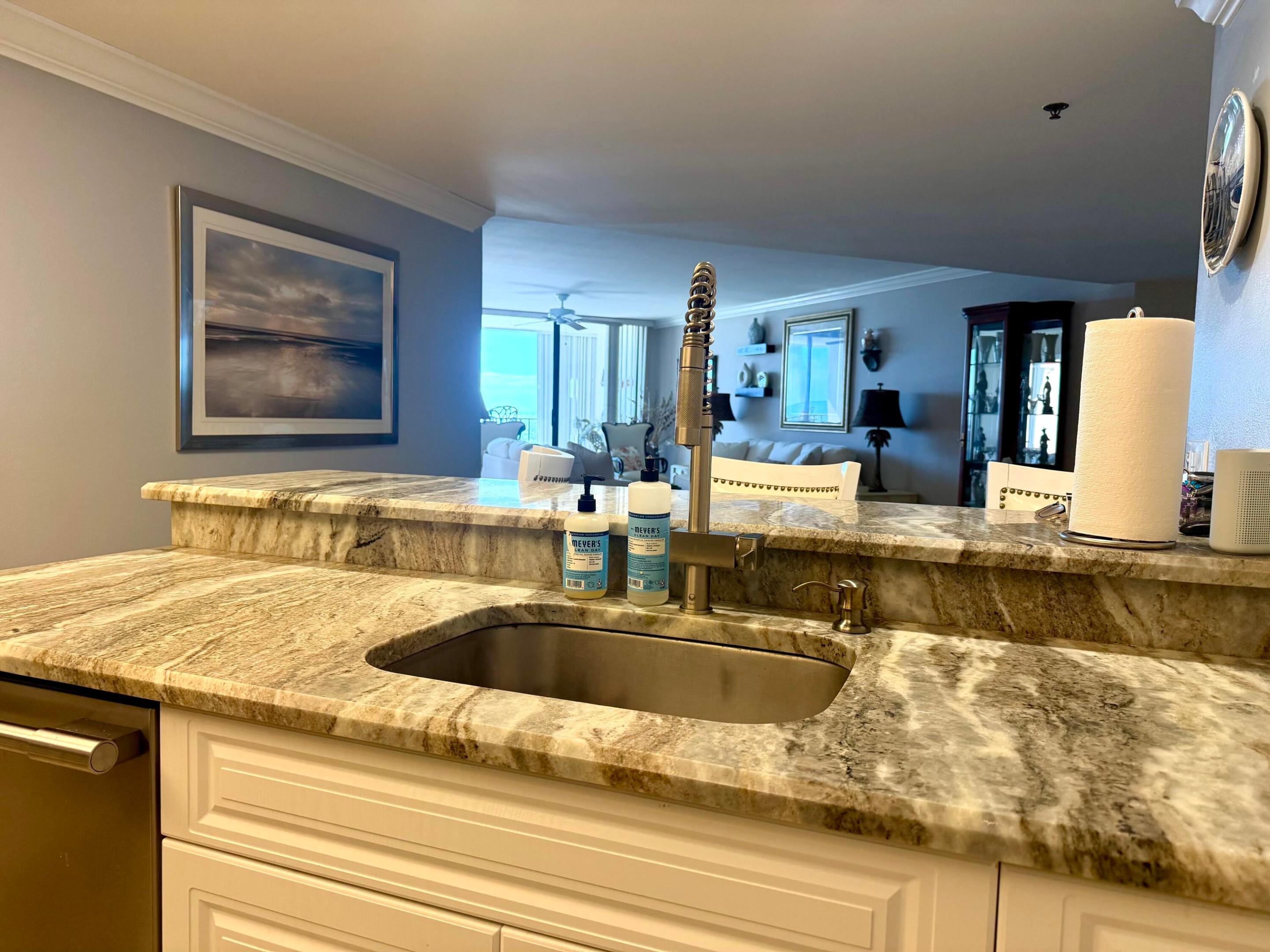 TIARA TOWERS CONDOMINIUM - Residential