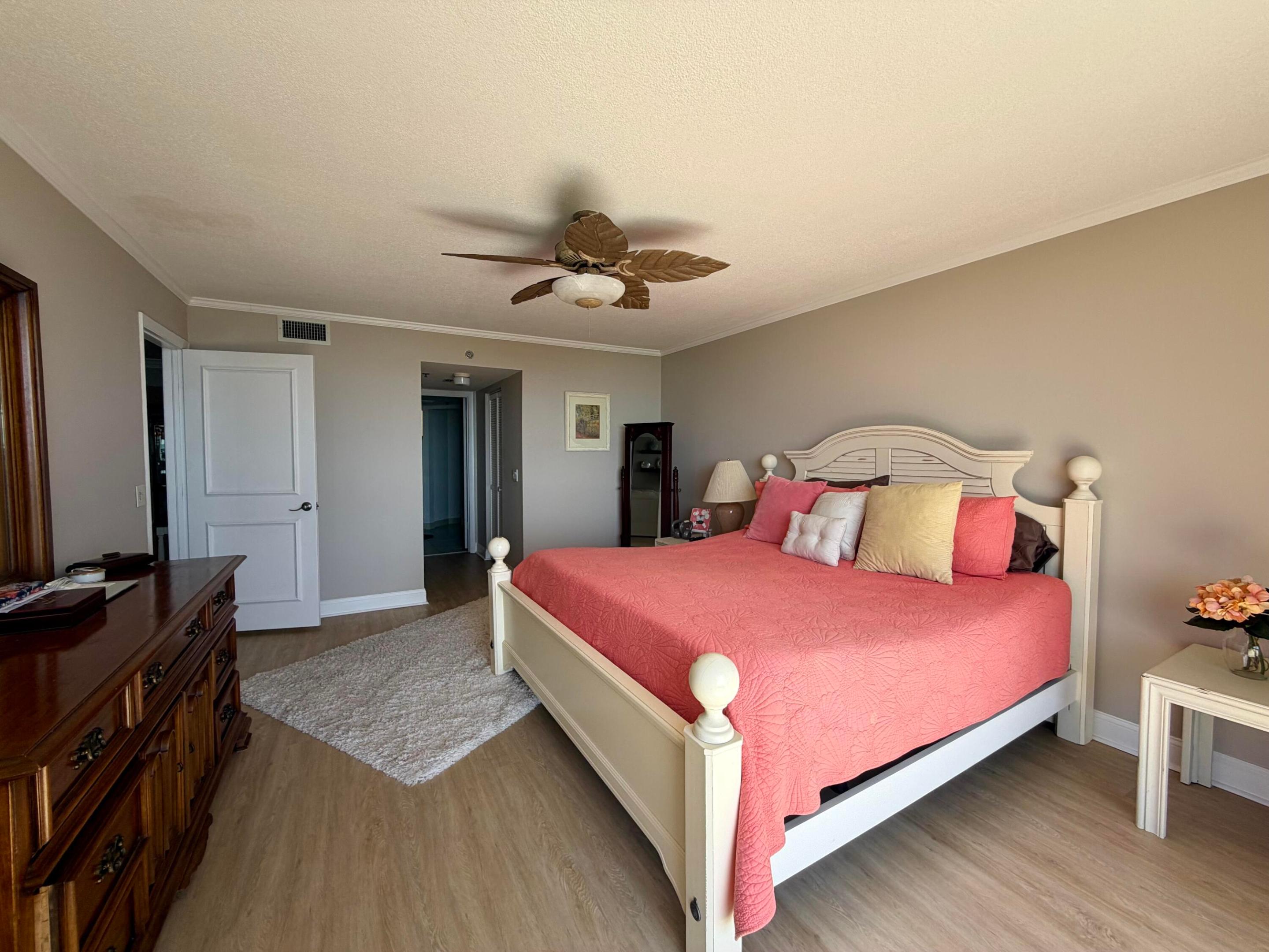 TIARA TOWERS CONDOMINIUM - Residential