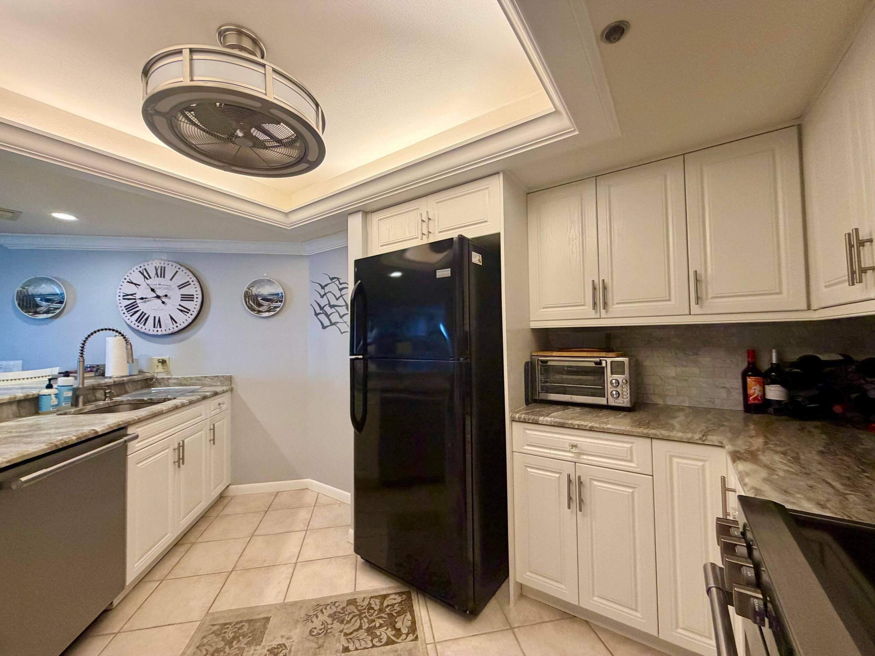 TIARA TOWERS CONDOMINIUM - Residential