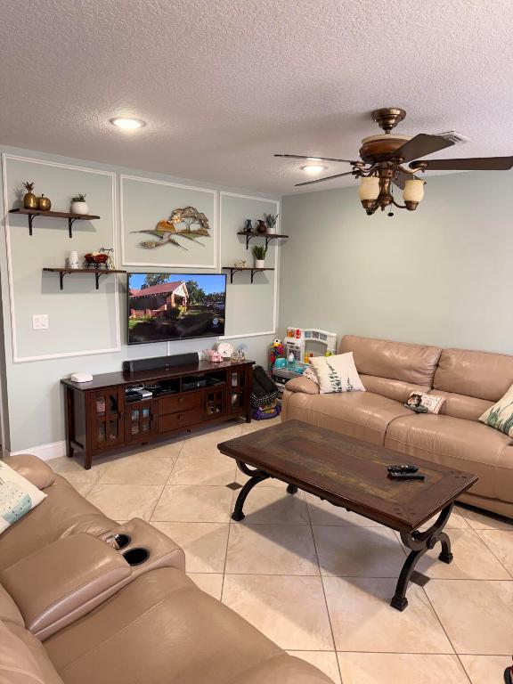 RAINBOW LAKES TR E - Residential