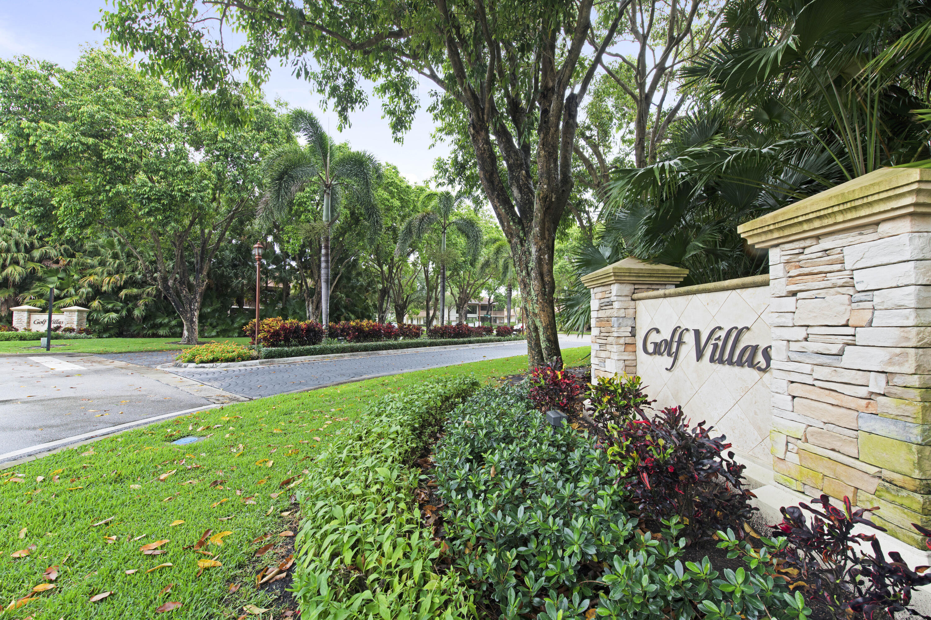 GOLF VILLAS CONDO - Residential Lease