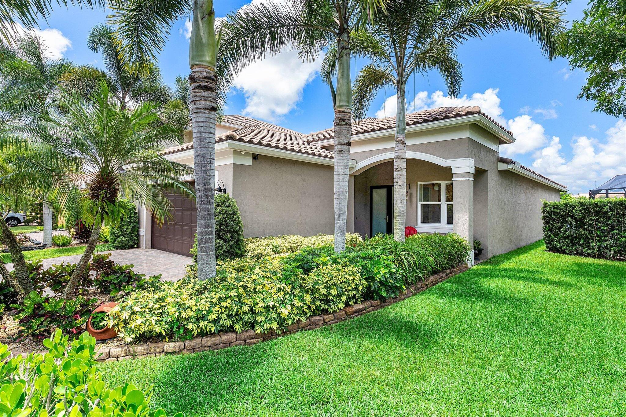 8388 Calabria Lakes Drive