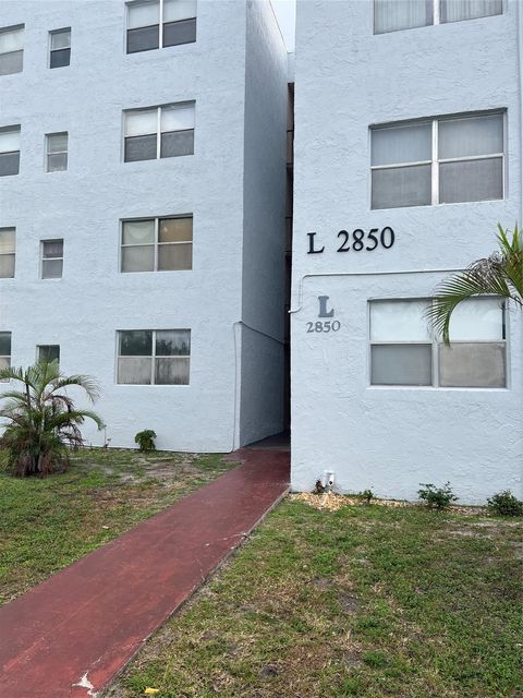 2850 Somerset Dr 107L Lauderdale Lakes FL 33311