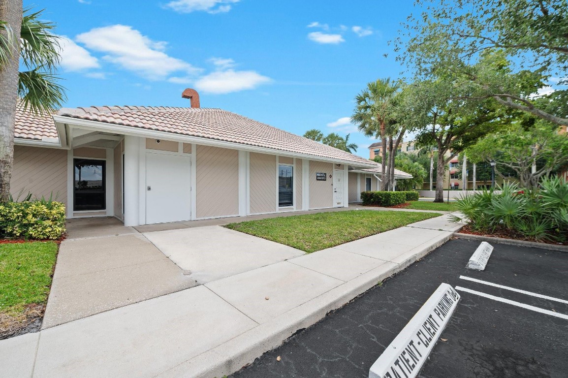 1501 Presidential Way 9