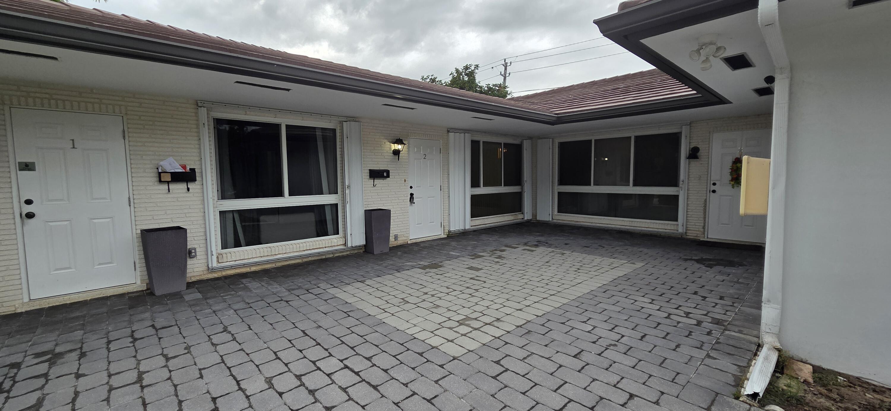 CORAL HIGHLANDS RESUB BLKS 1 & 2 - Residential Lease