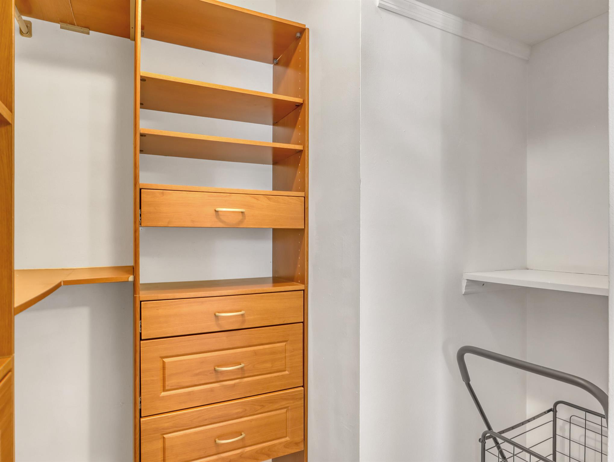 THE LITTLE CLUB CONDO - Residential