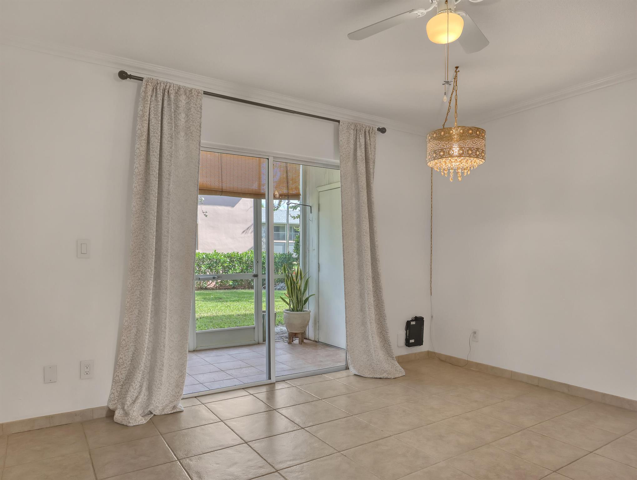 THE LITTLE CLUB CONDO - Residential