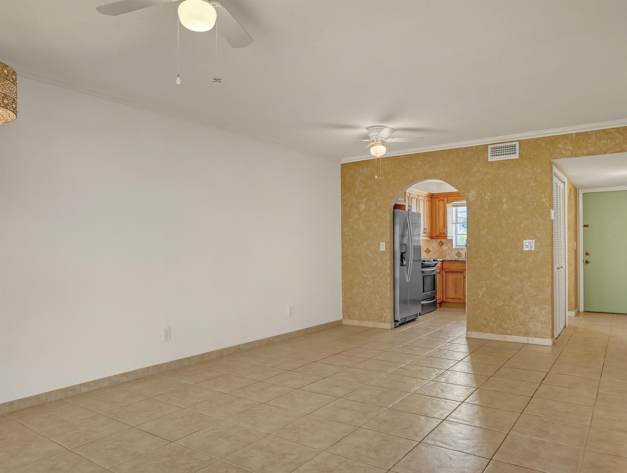 THE LITTLE CLUB CONDO - Residential