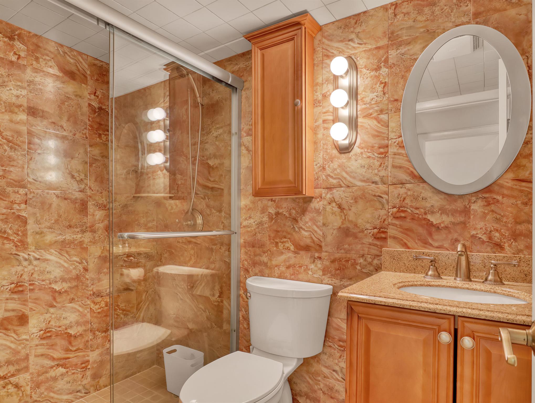 THE LITTLE CLUB CONDO - Residential