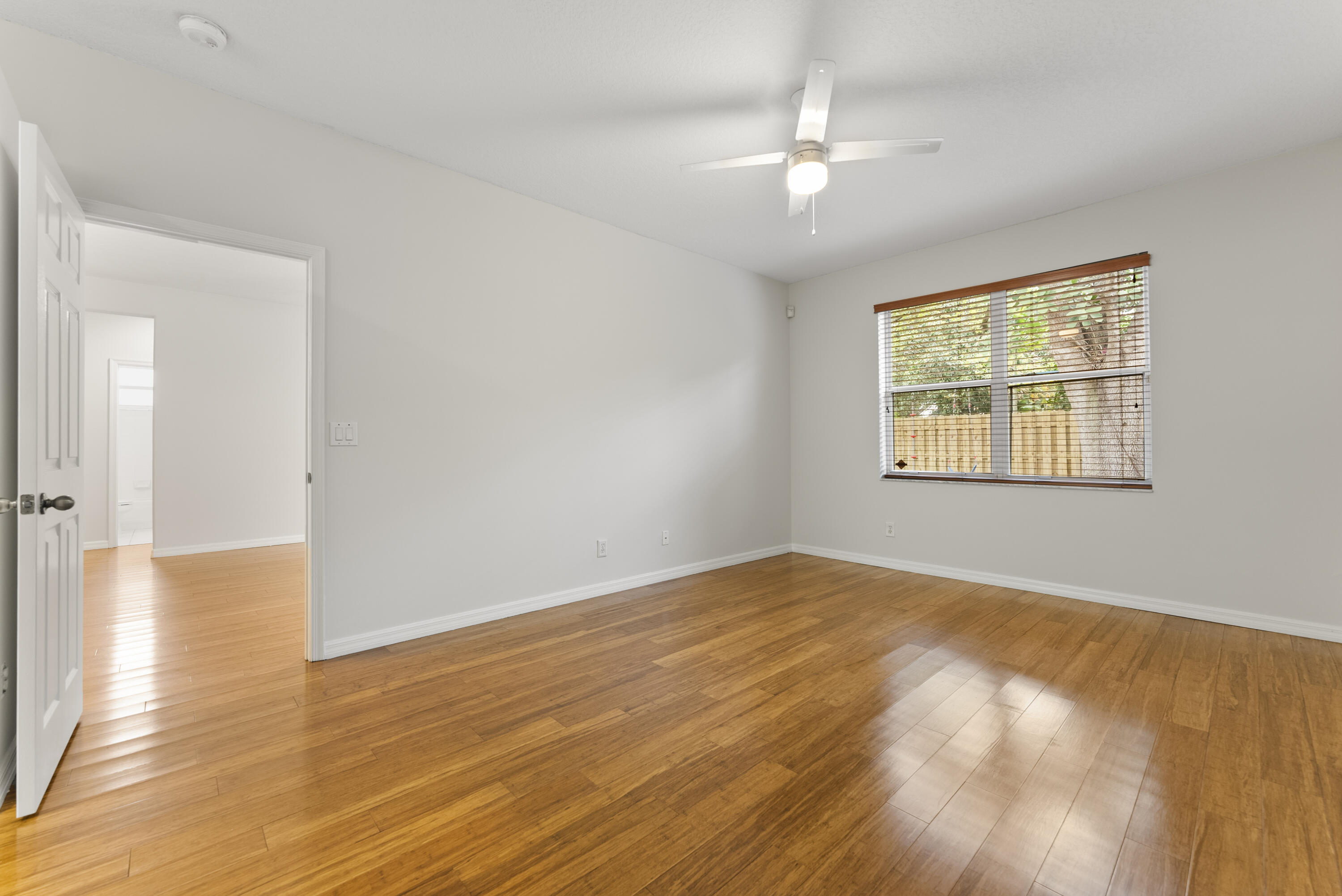 HANOVER SQUARE - Residential