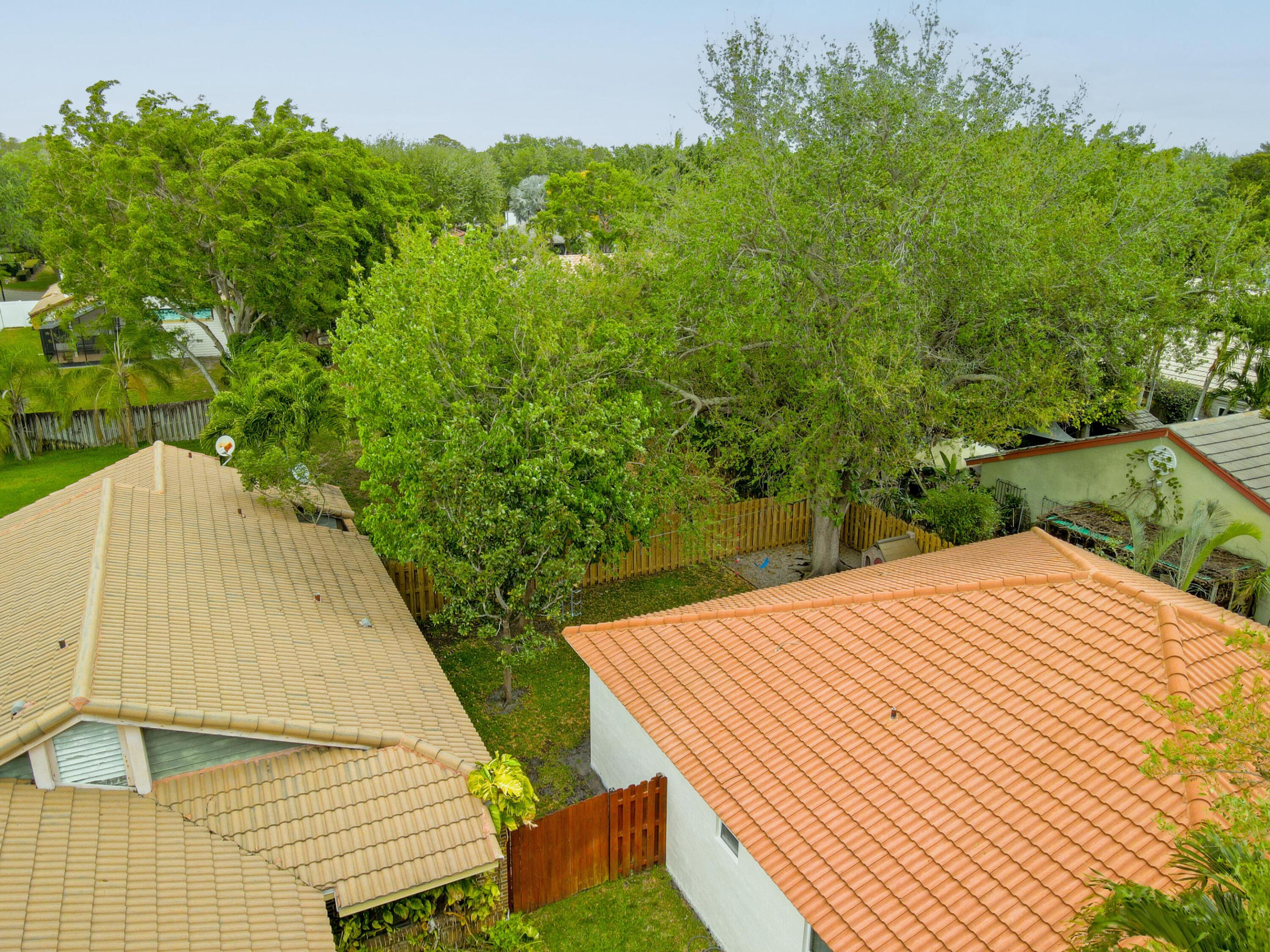 HANOVER SQUARE - Residential