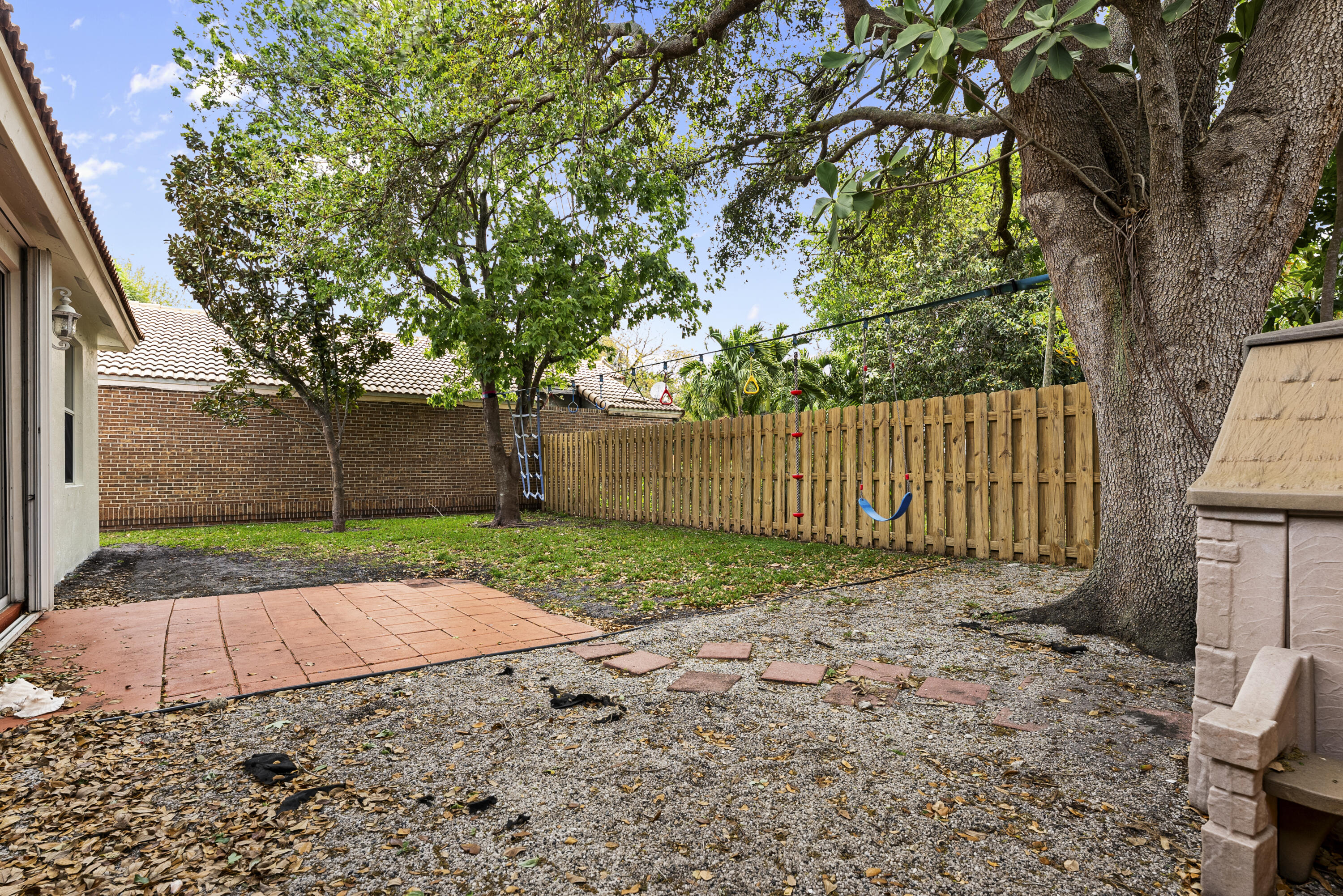 HANOVER SQUARE - Residential