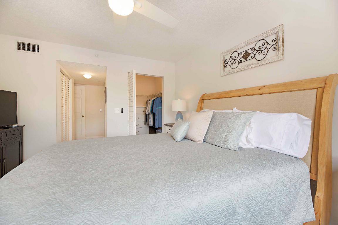 LIGHTHOUSE COVE AT TEQUESTA CONDO - Residential Lease