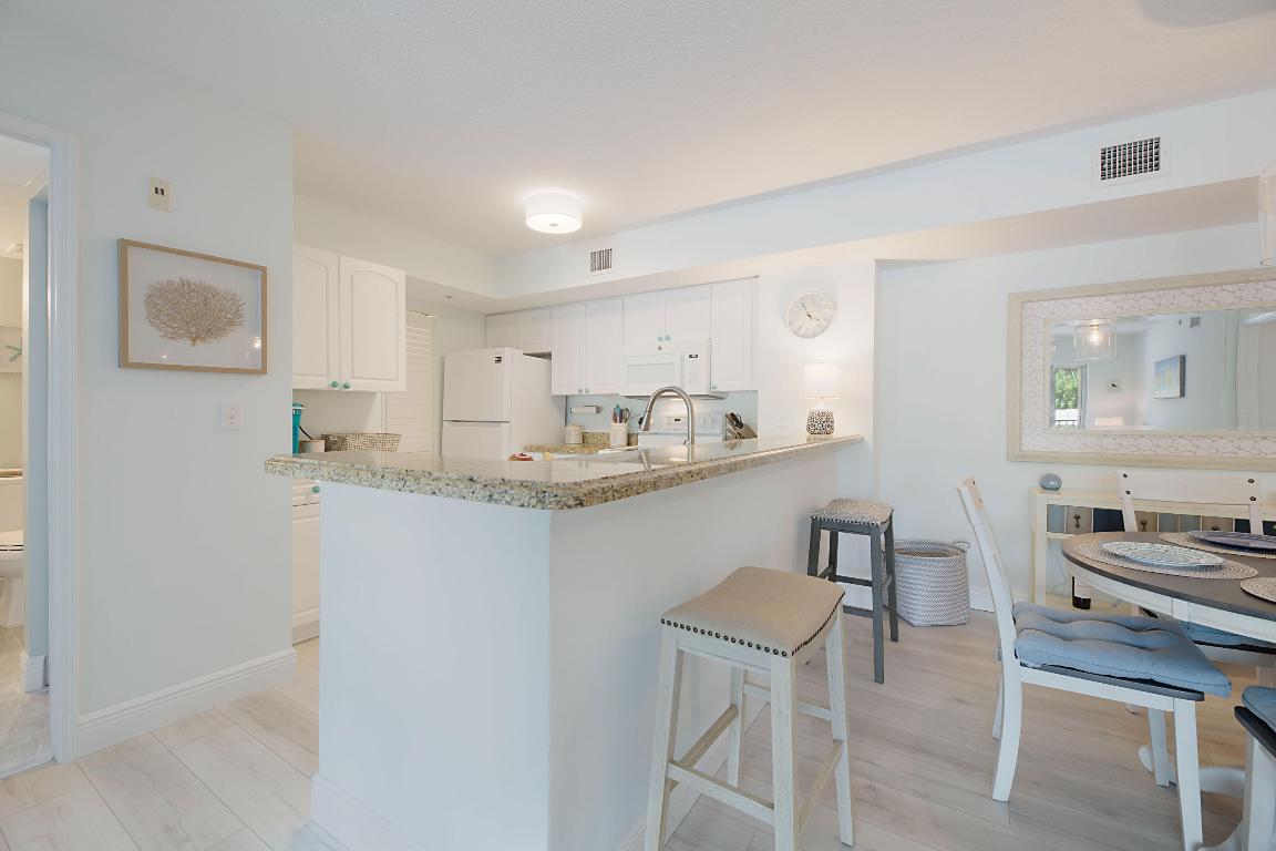 LIGHTHOUSE COVE AT TEQUESTA CONDO - Residential Lease