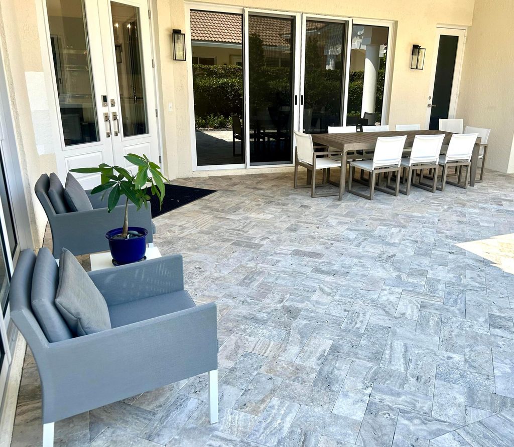 Photo of 2921 Twin Oaks Way, Wellington, FL 33414 (MLS # B26023994)
