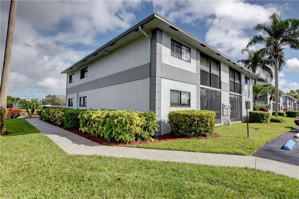 Lakes of Delray - Residential