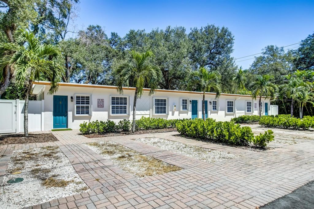 Photo of 1501 SW 24 Street, Fort Lauderdale, FL 33315 (MLS # R10951782)