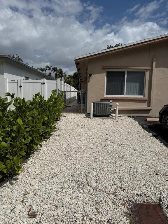 Dania Heights Ext 5-19 B - Residential Lease