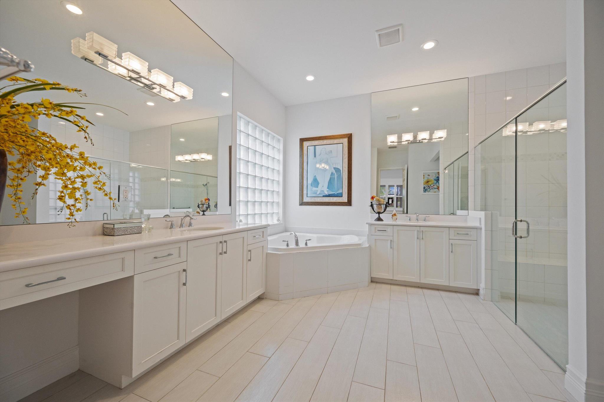 Valencia Bay - Residential