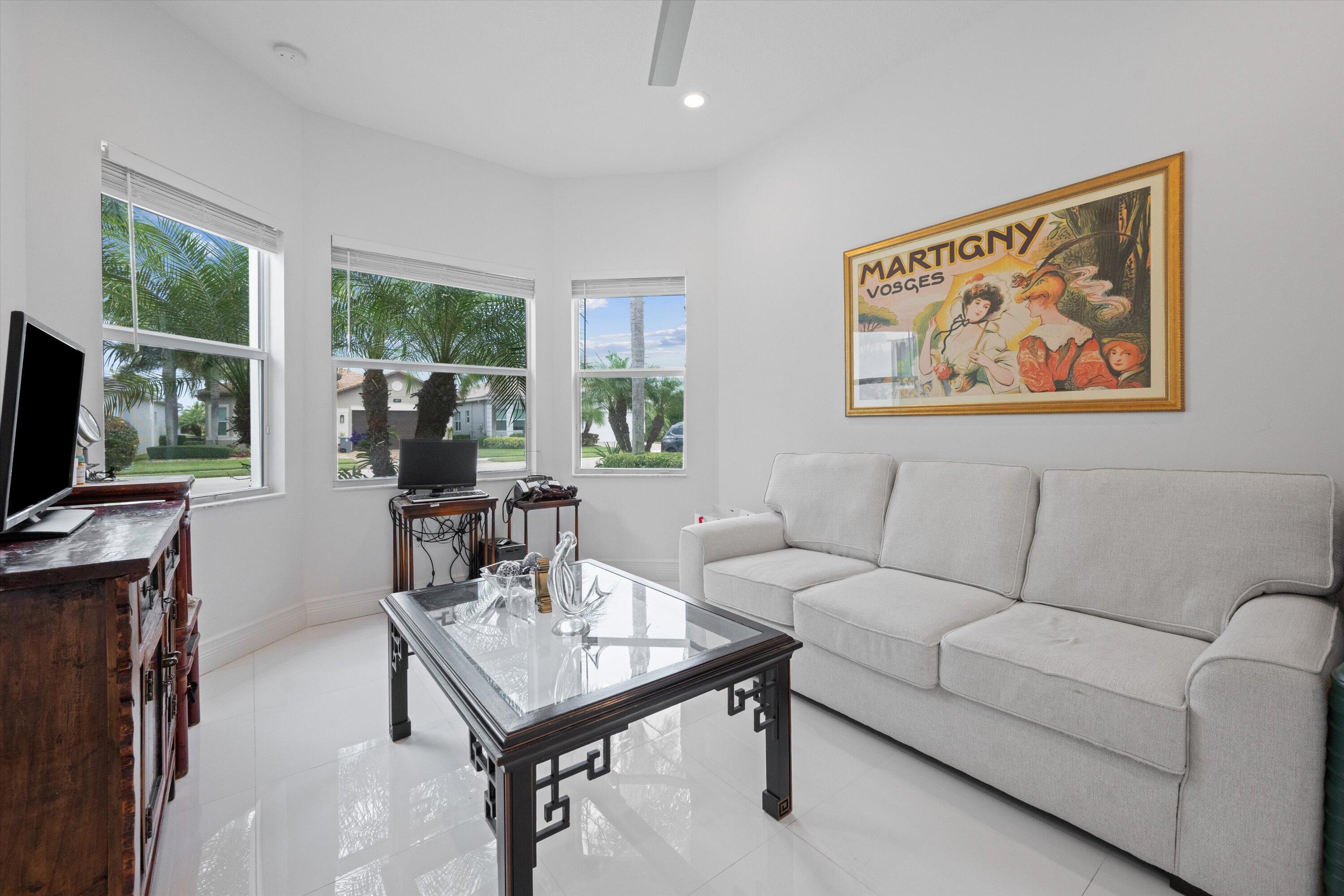 Valencia Bay - Residential