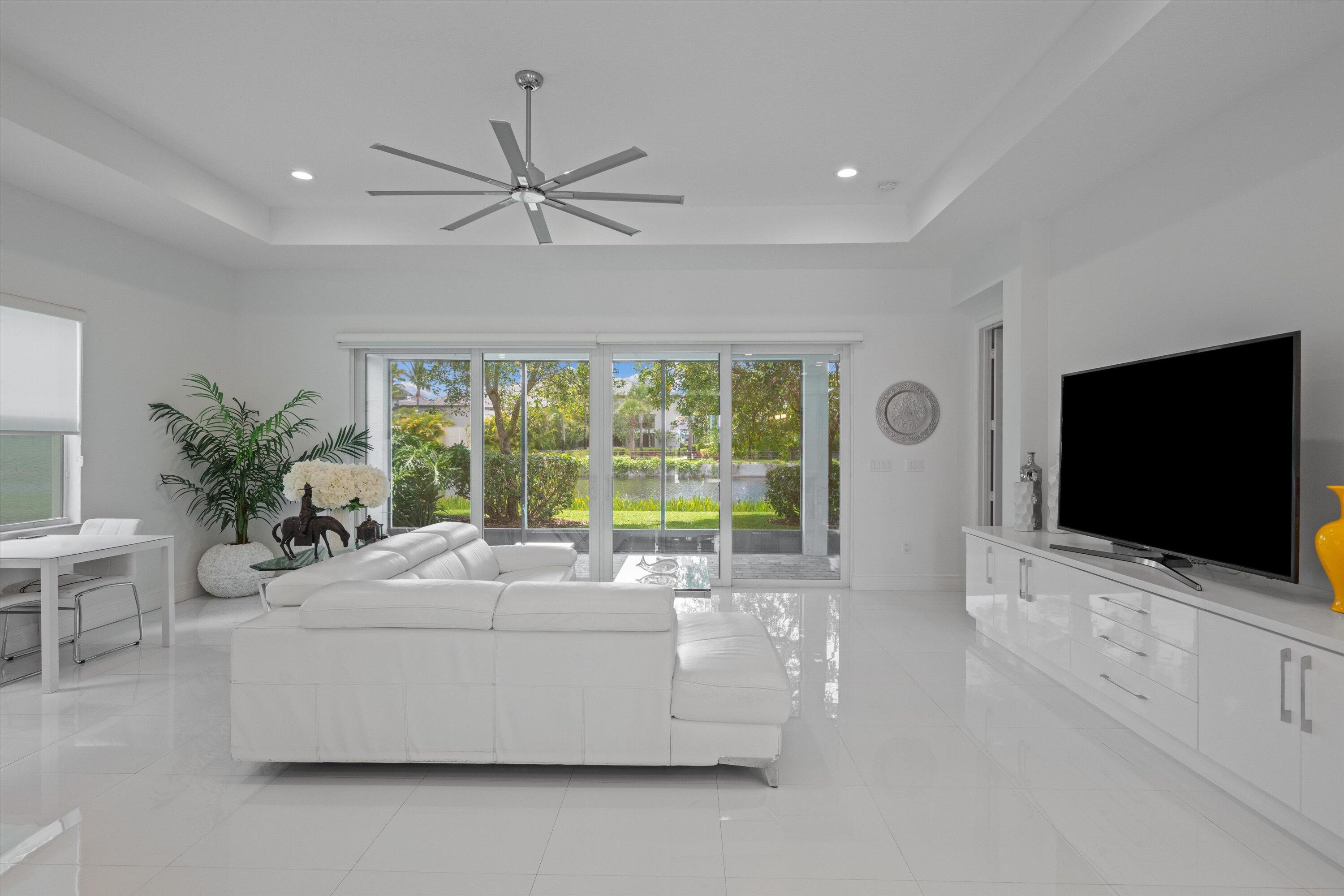 Valencia Bay - Residential