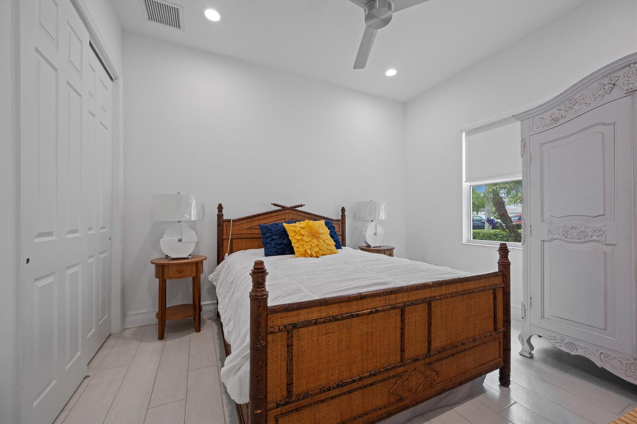 Valencia Bay - Residential