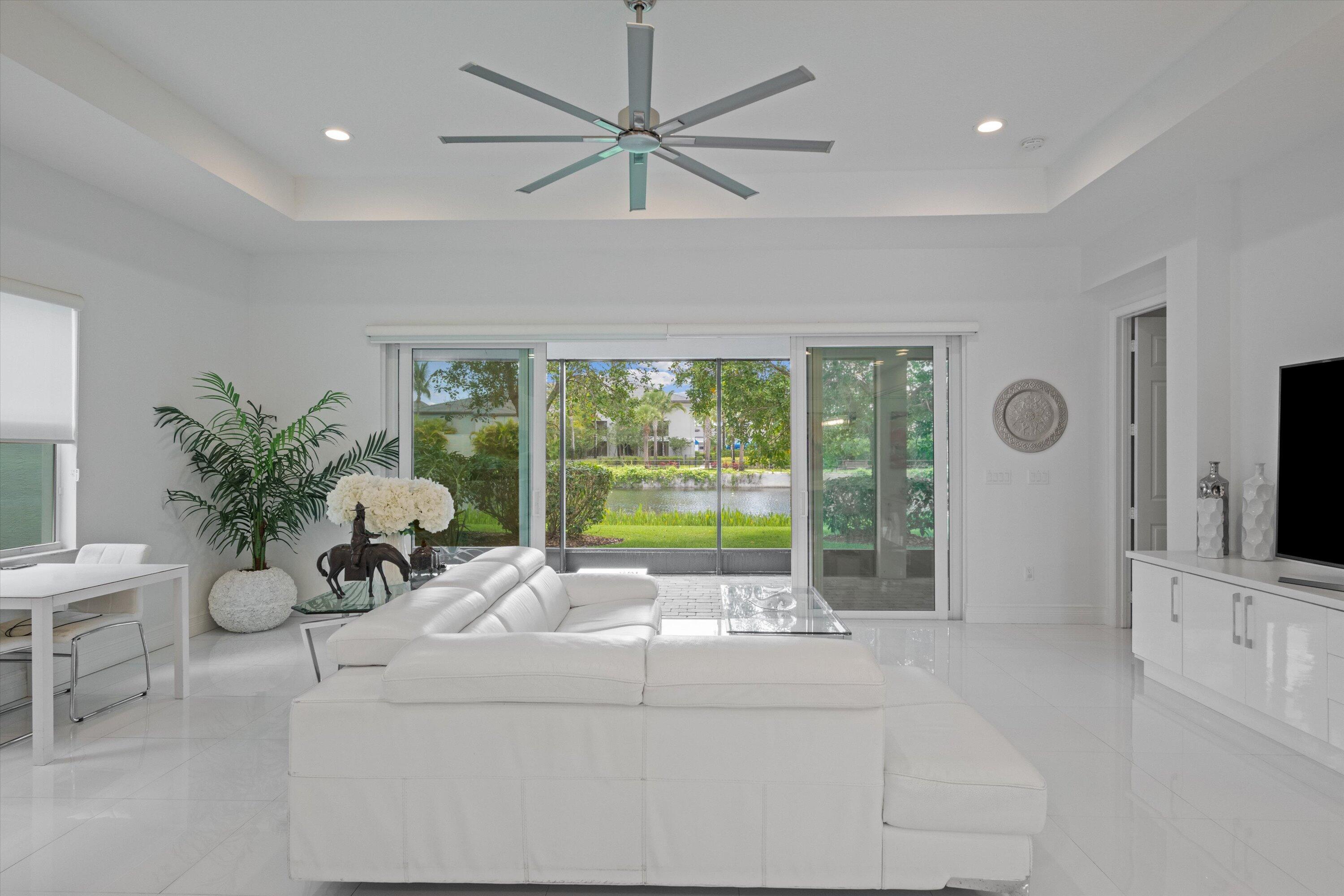 Valencia Bay - Residential