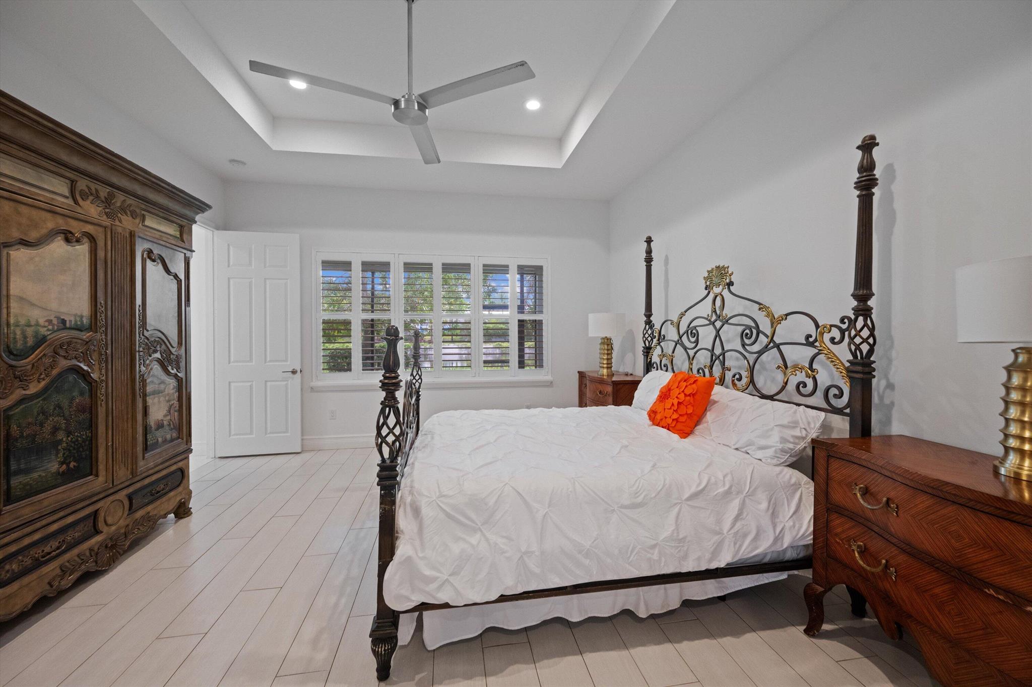 Valencia Bay - Residential