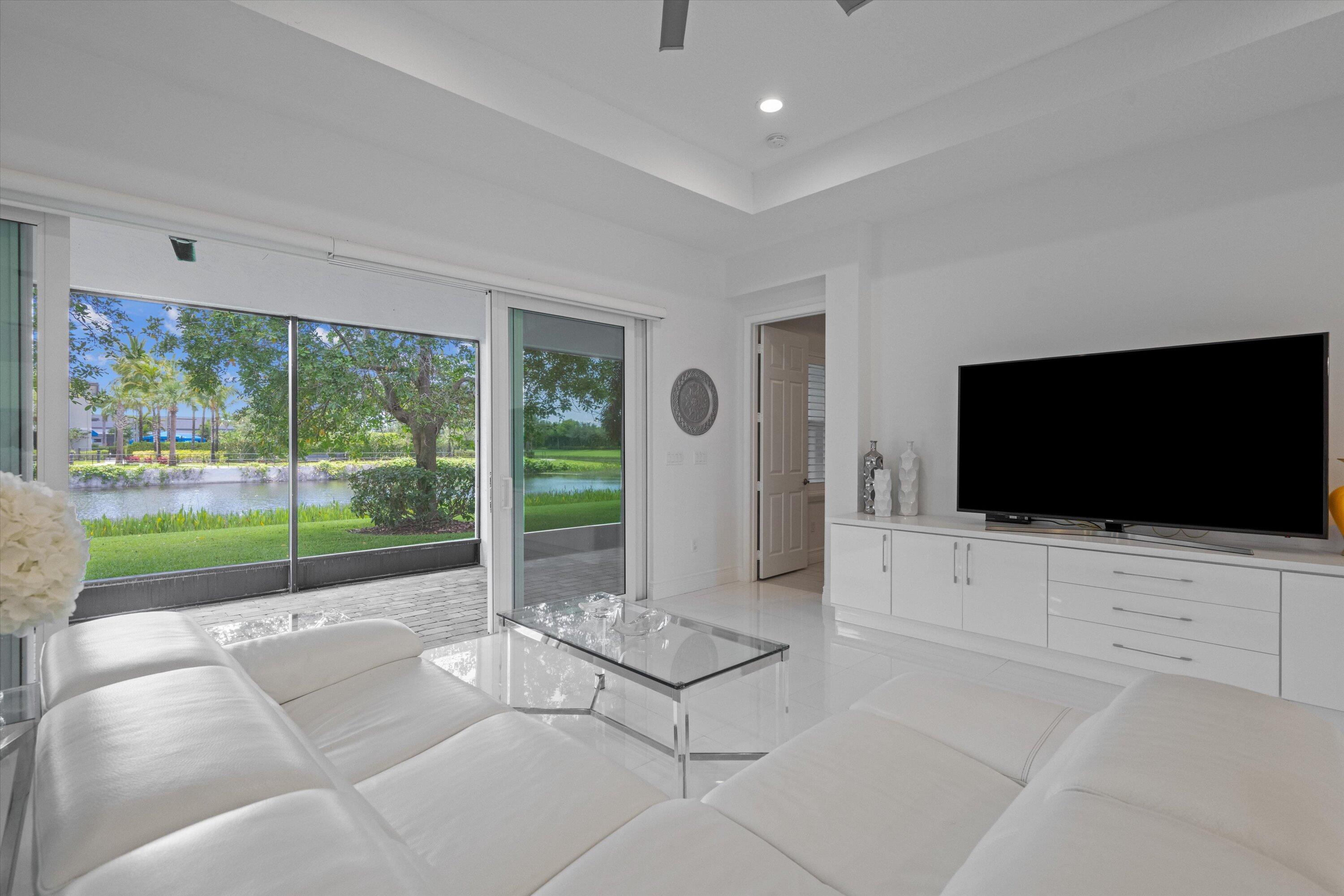 Valencia Bay - Residential